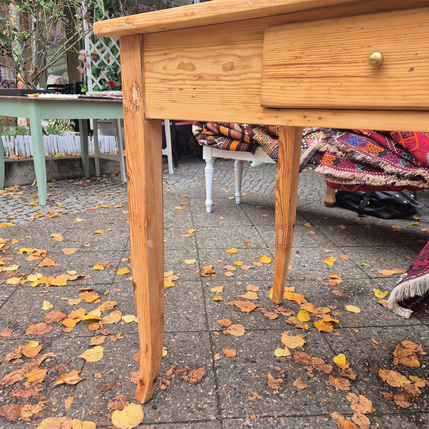 Antiker Biedermeier Tisch von 1860 Vollholz aufgearbeitet Kiefernholz 71,5 x 99cm Vollholz