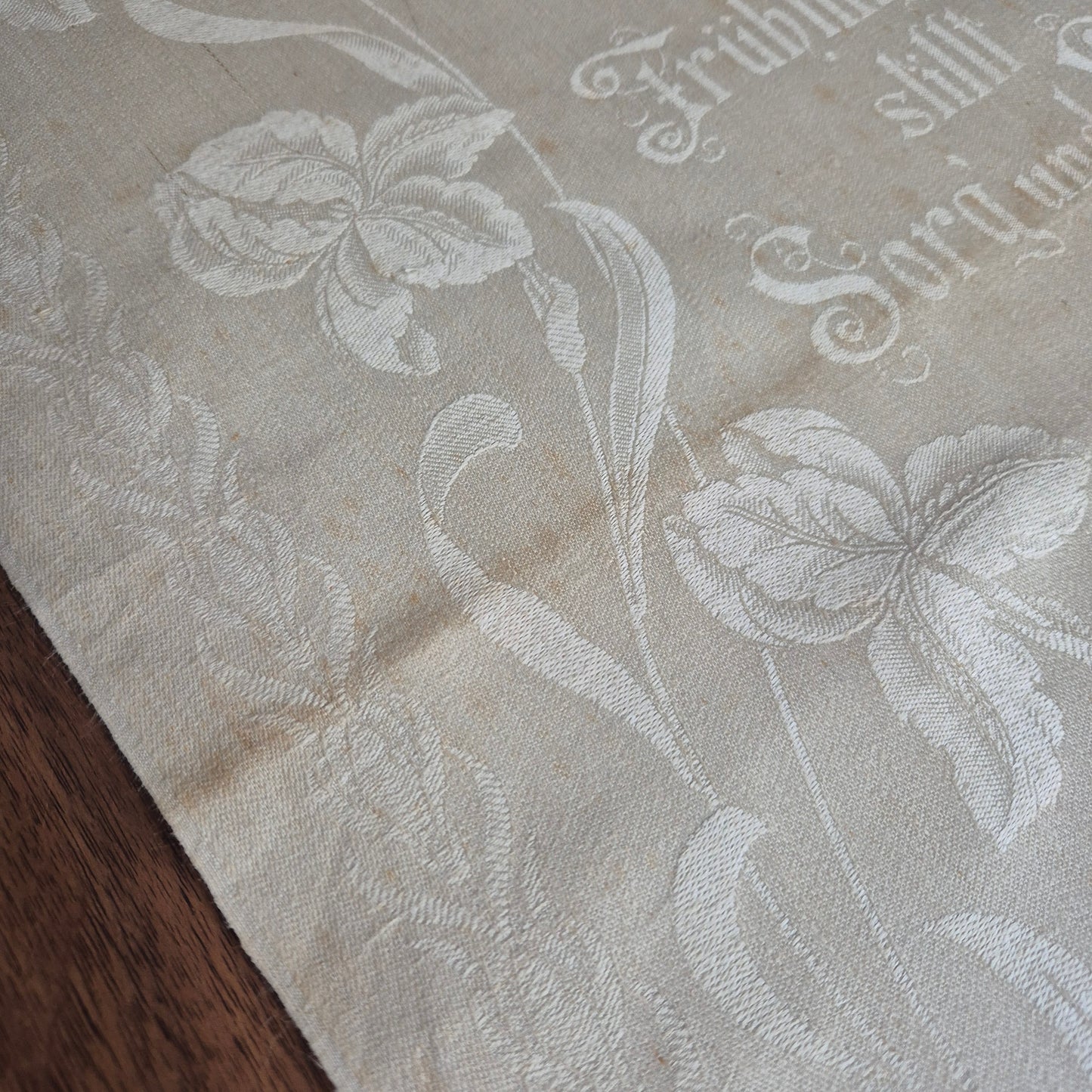 Antikes Jugendstil Küchen-&Geschirrtuch mit Spruch: "Frühlingsgefühle still Sorg und Leid" Damast beige cremeweiß🤍