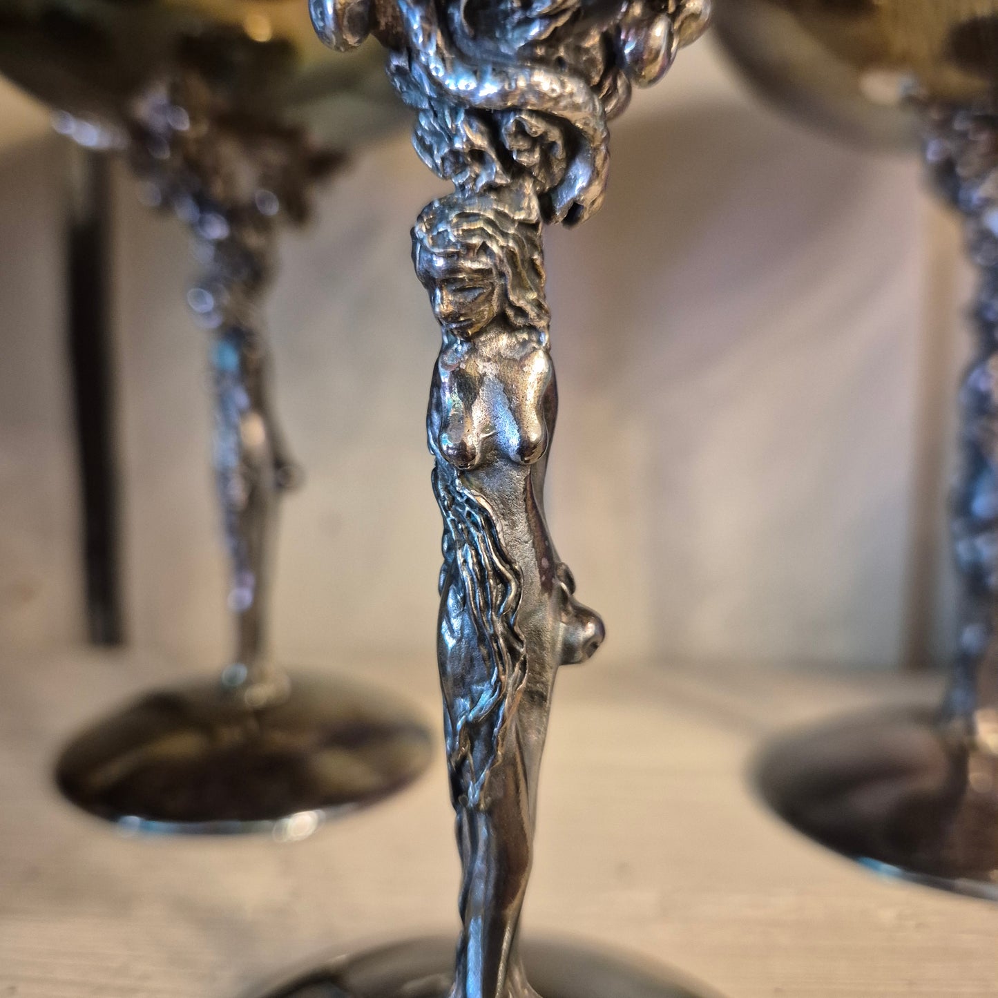 6x Dekorative Jugendstil Champagner Metallkelche versilbert - zum aufpolieren! "Eva mit Apfelbaum"