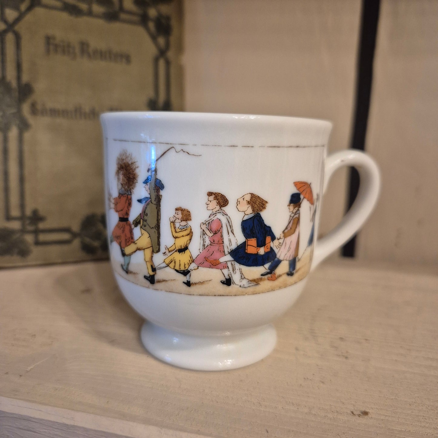 Antike Kindertasse Kakao Tasse Porzellan Lilien Austria Struwwelpeter Suppenkasper