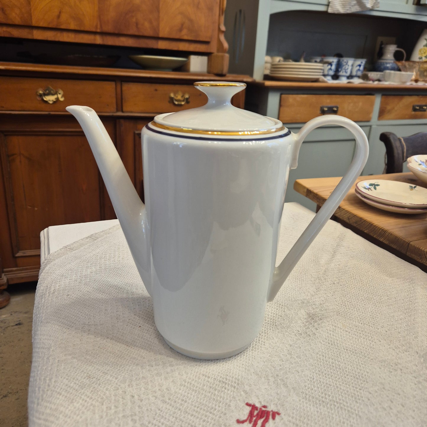 Vintage Kahla Tee Kaffeekanne Kanne weiß blau goldrand
