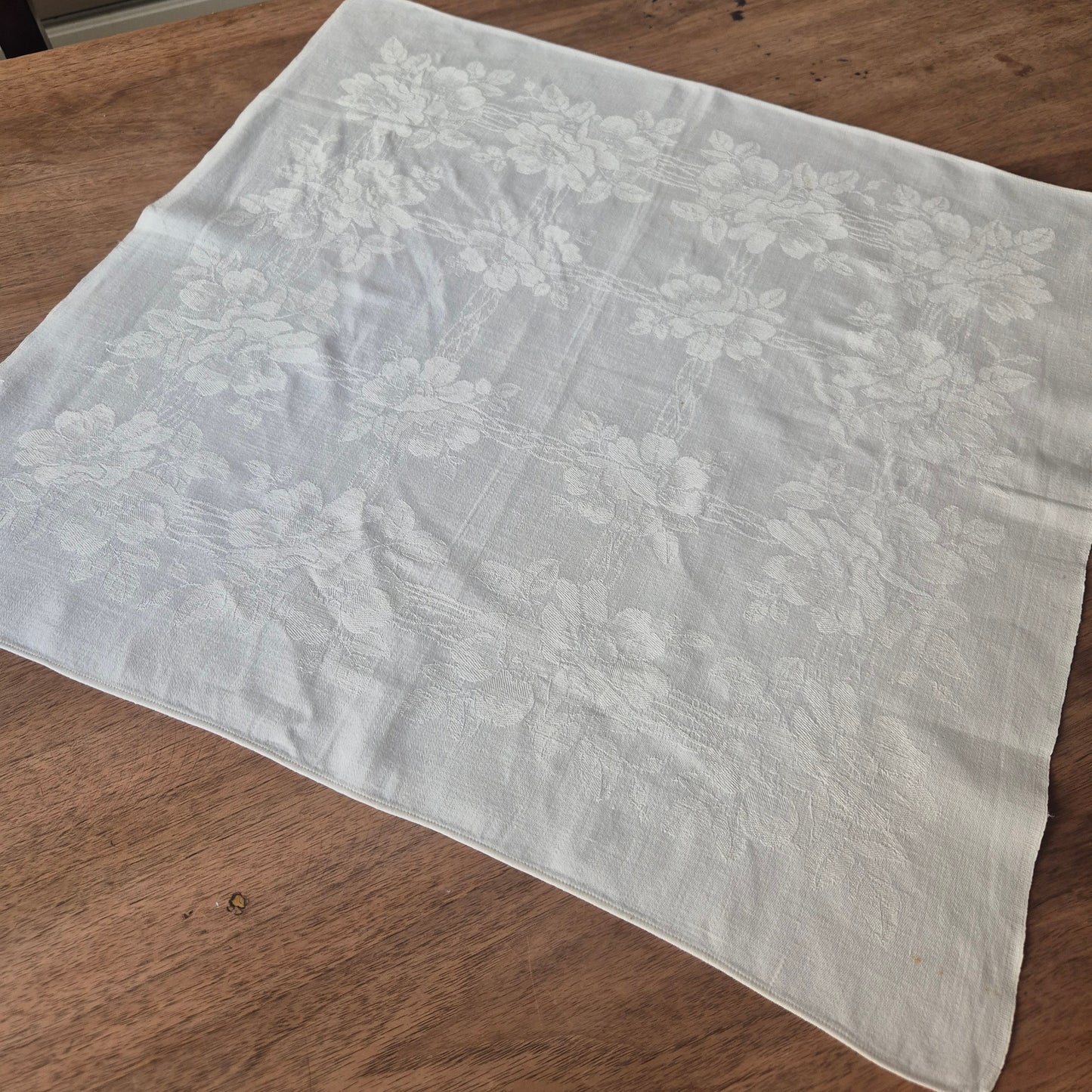 Antike Jugendstil Serviette oder Mitteldecke mit Monogramm A.F