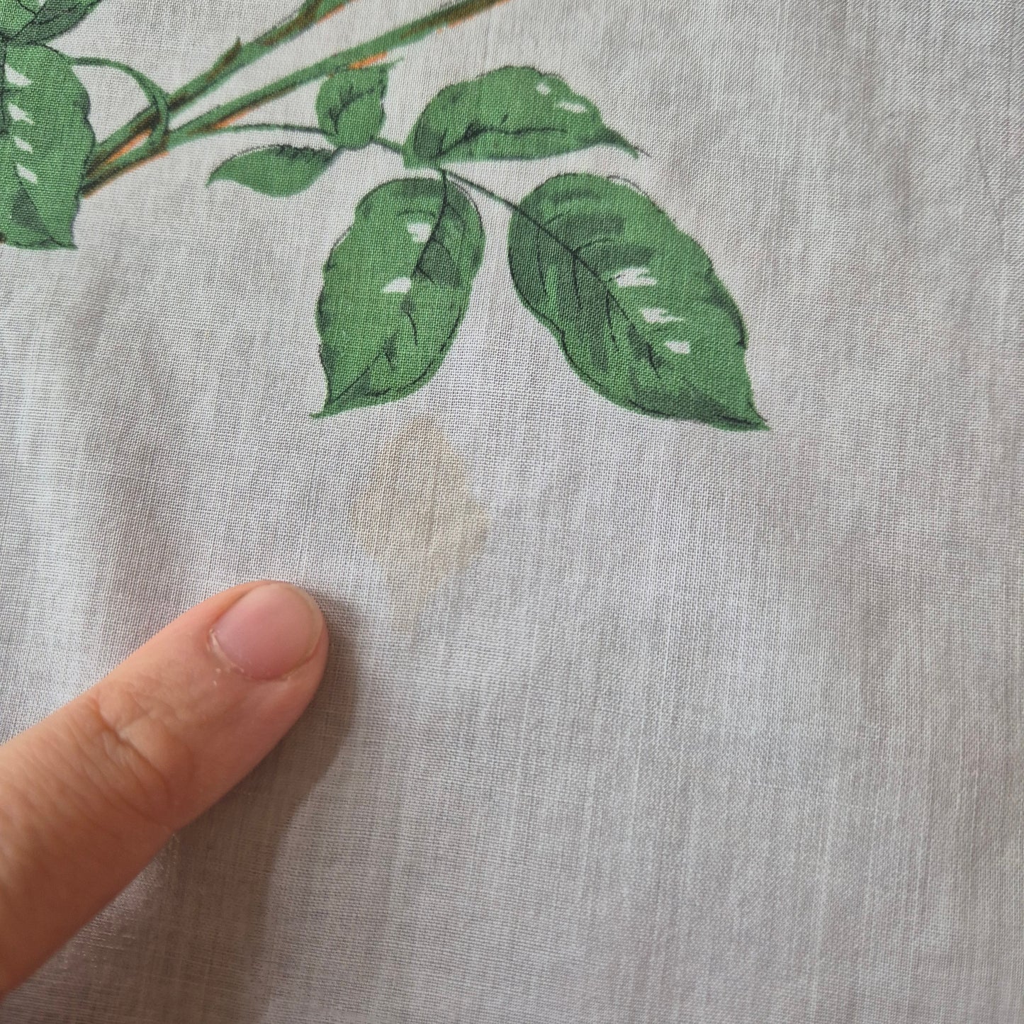 Vintage Stofftaschentuch weiß bedruckt mit Rose Baumwolle 32x34cm