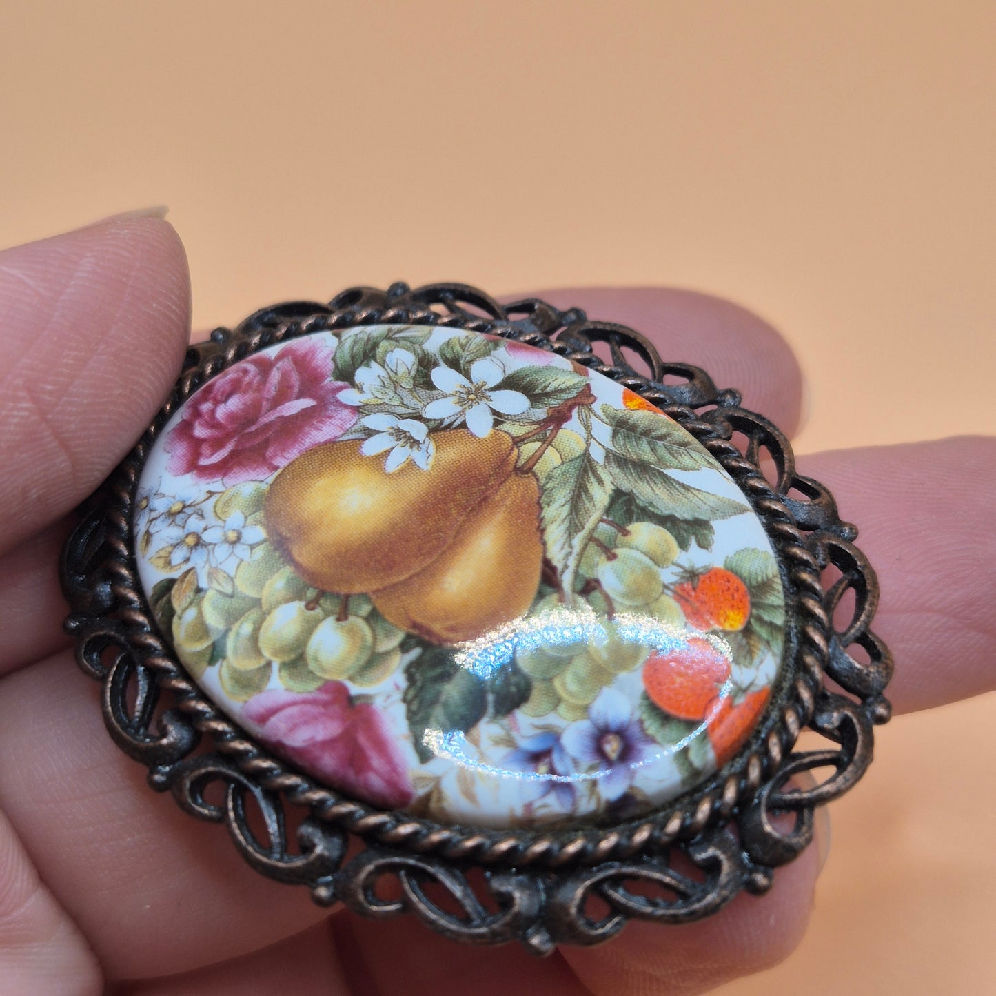 Vintage Brosche mit Birnenmotiv
