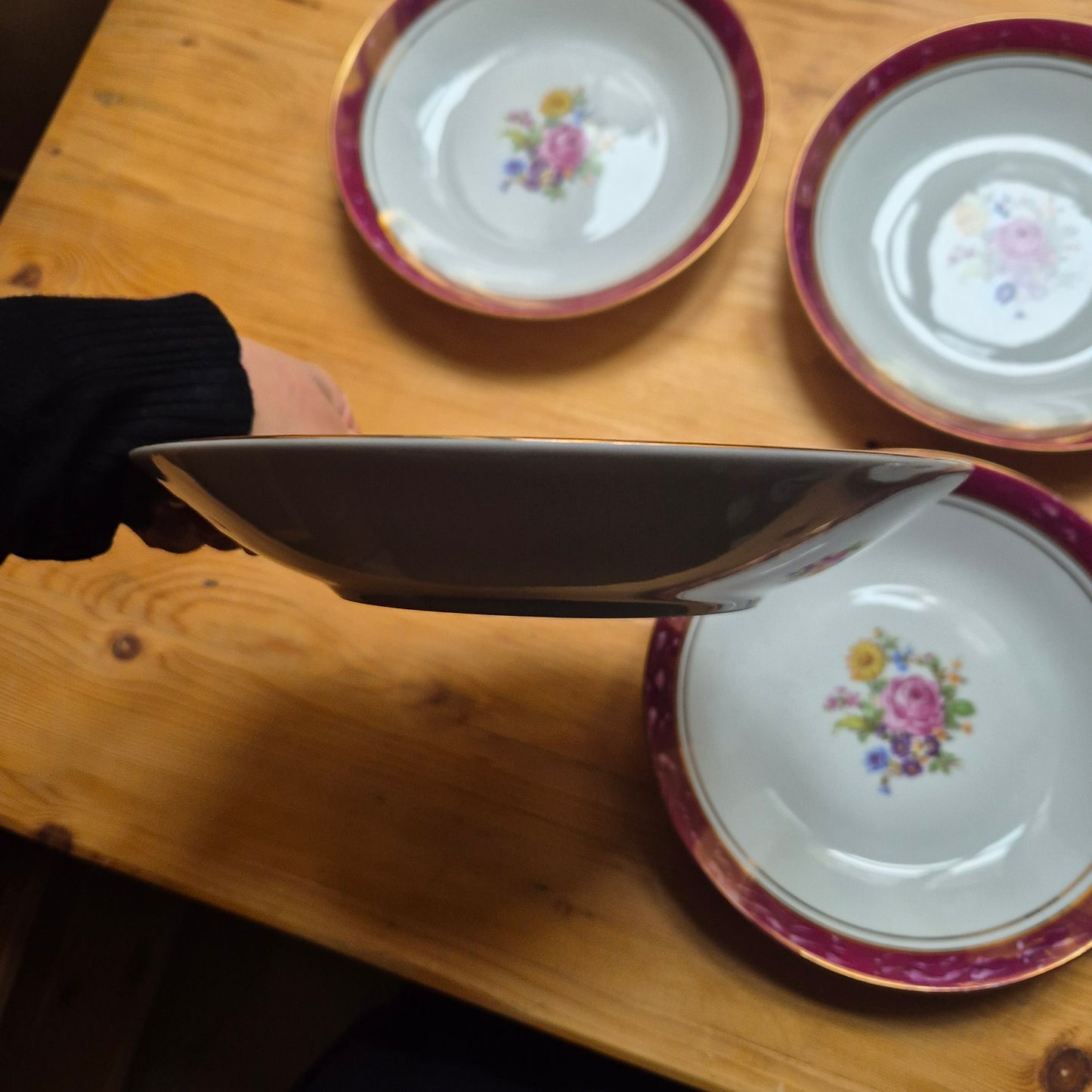 6x Antike tiefe Speiseteller Blumendekor weiß mit lila Goldrand