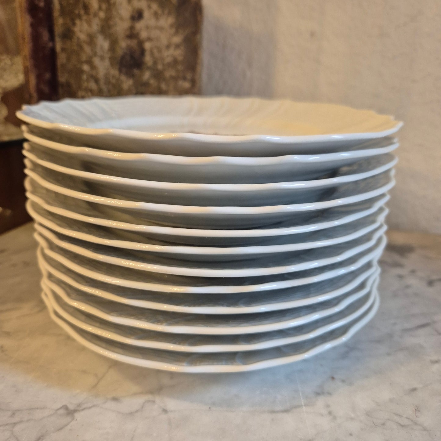 12x Antike Hutschenreuther Porzellan Kuchenteller mit Blumenmotiv Reliefrand