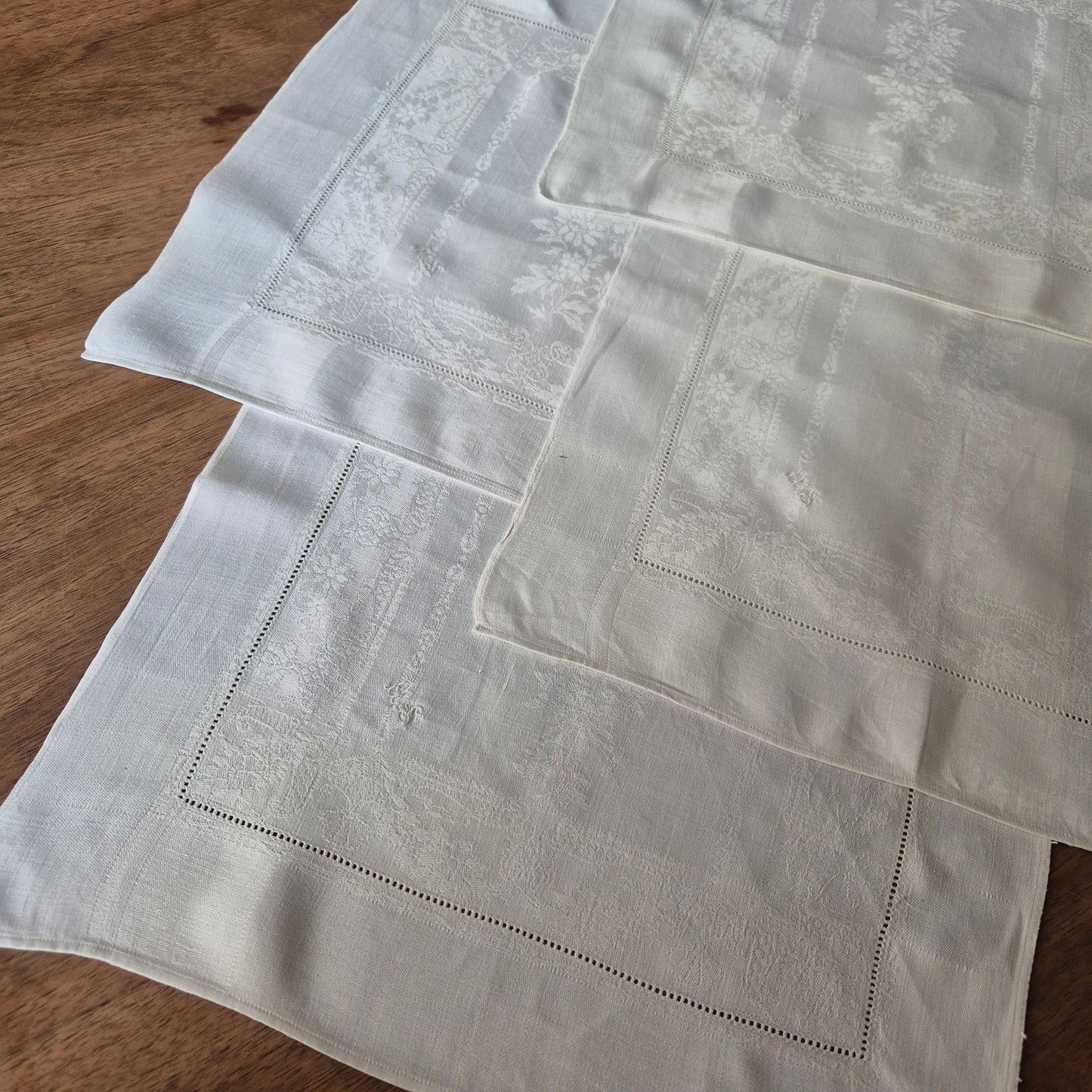 4x Antike Jugendstil Servietten mit Monogramm H.S Damast Baumwolle weiß 35x35cm