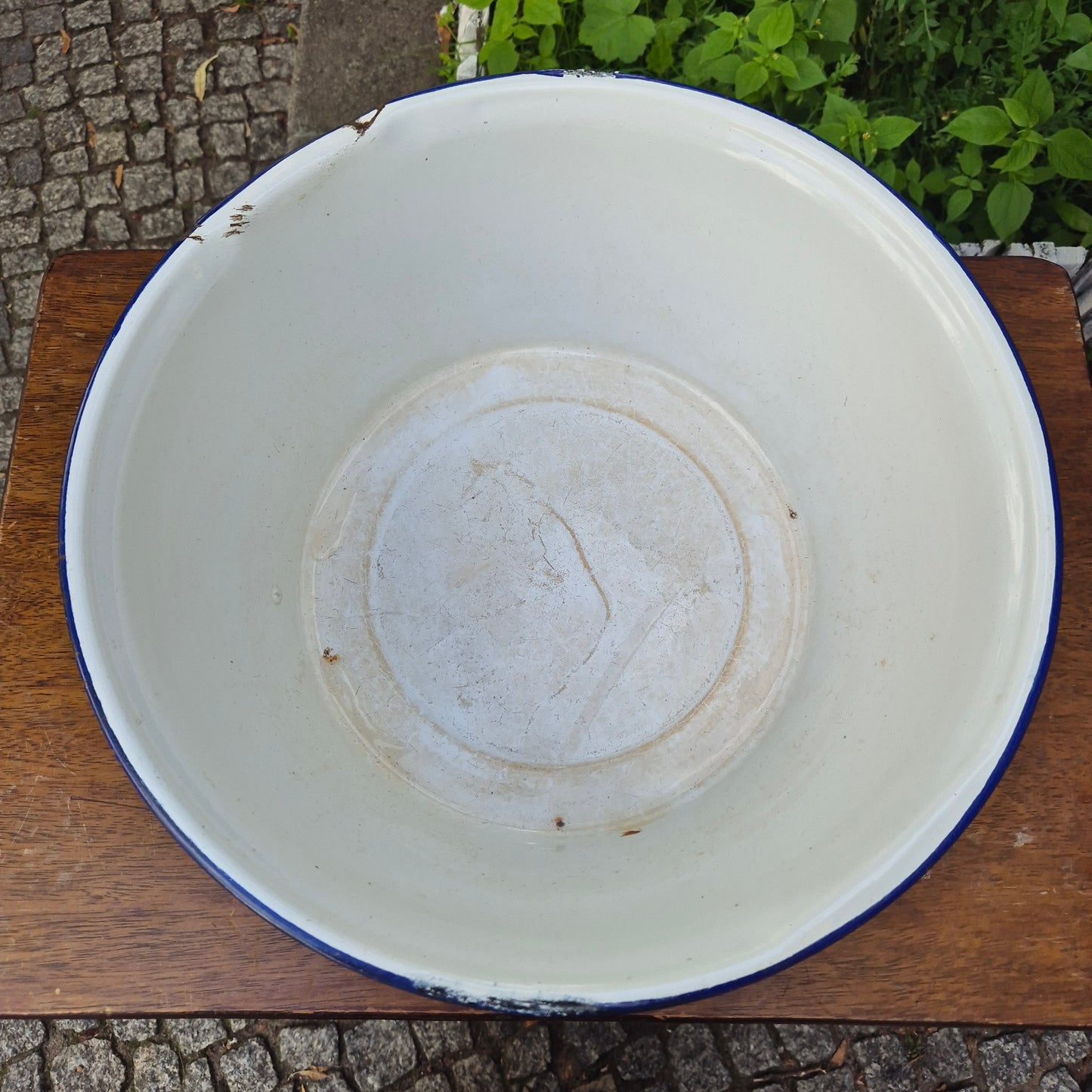 Große alte Waschschüssel Emaille weiß blau