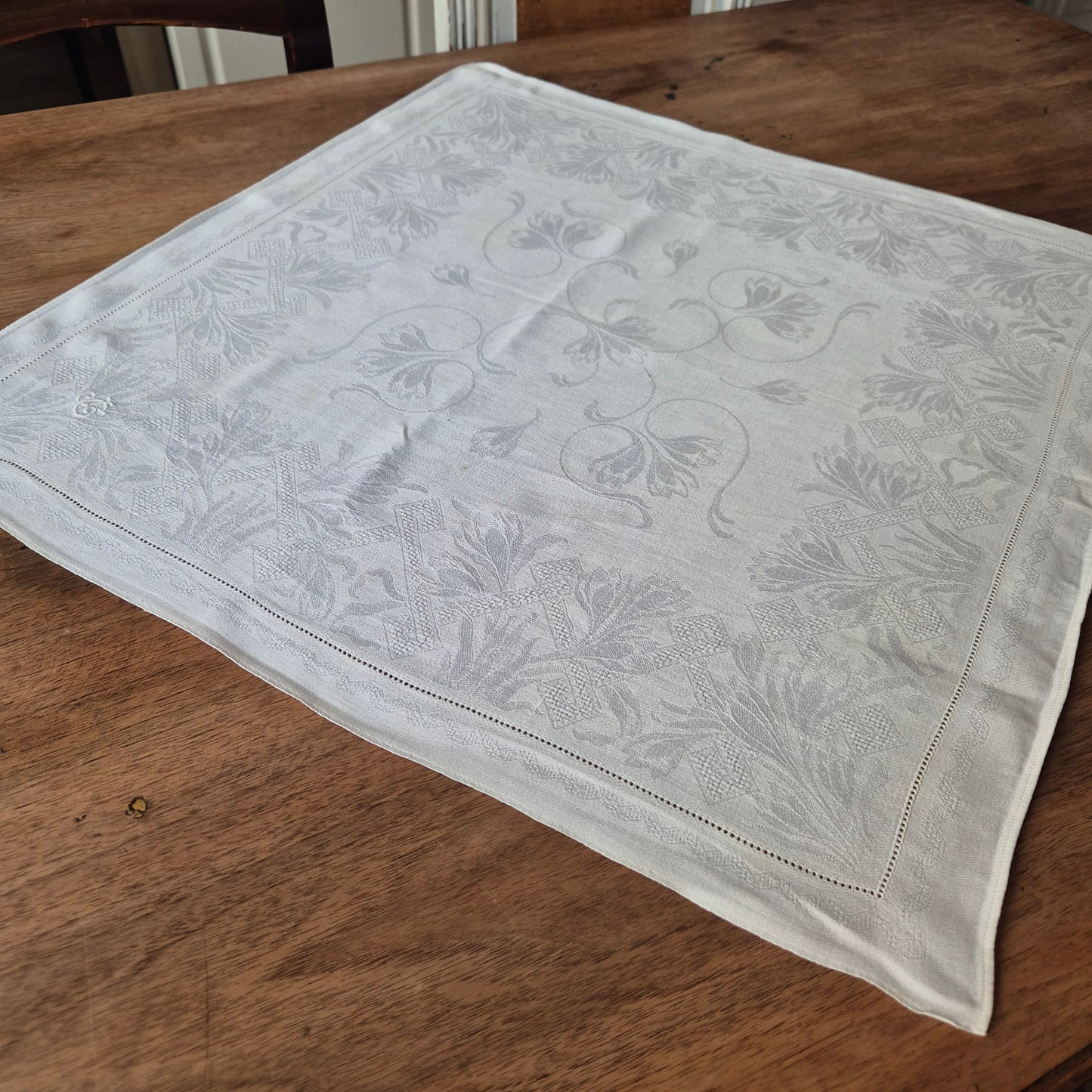 Antike Jugendstil Stoffservietten Serviette mit Initialen J.G (gelbe Flecken)