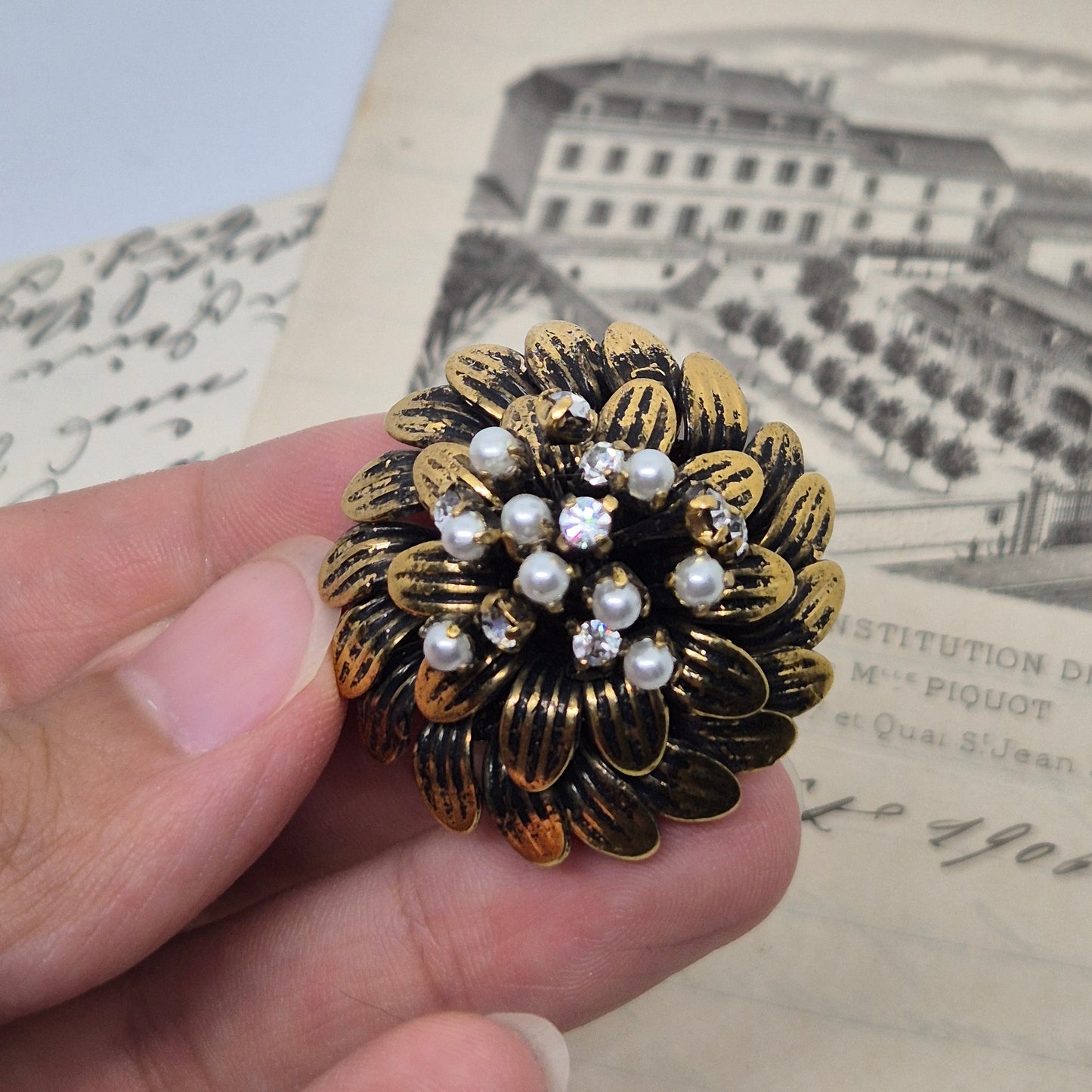Feine 50er Jahre Brosche Blume Blüten Gold Strasssteine unechte Perlen edel Nummer 41
