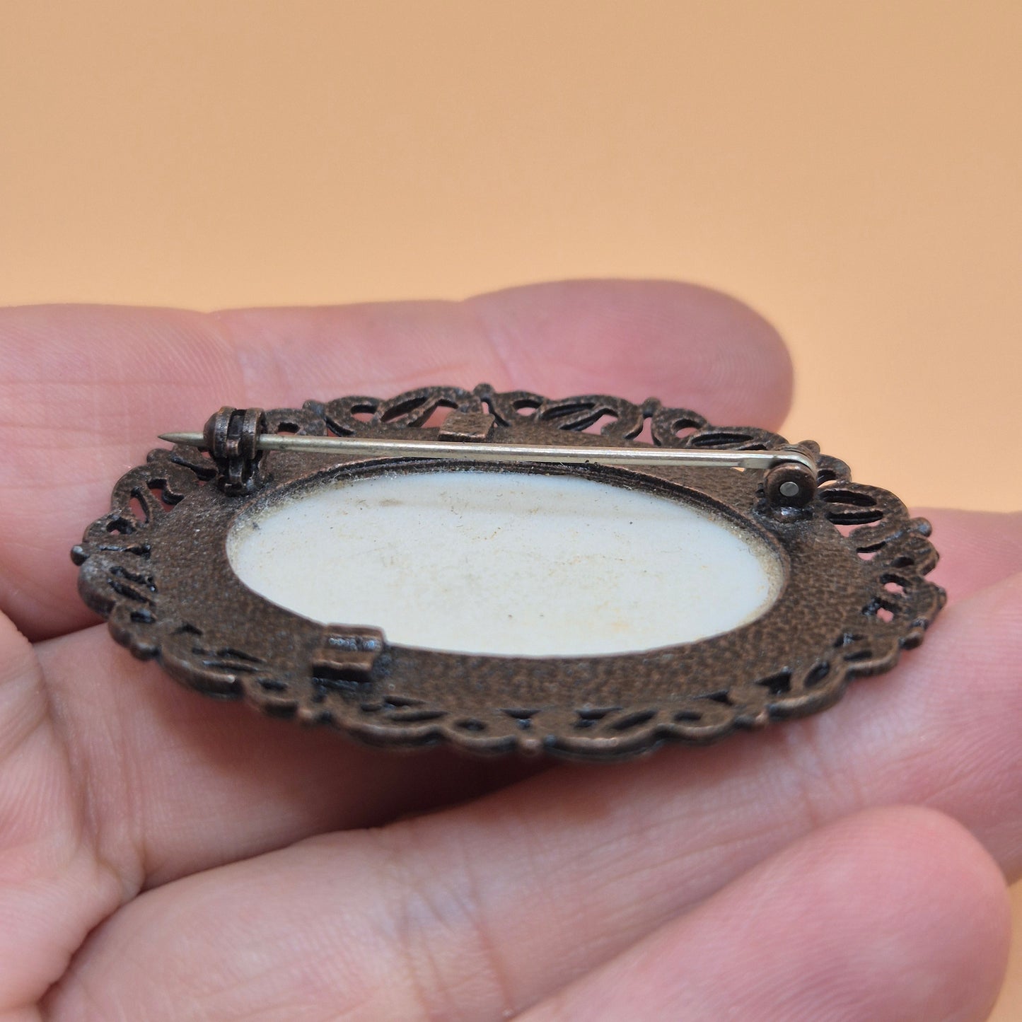 Vintage Brosche mit Birnenmotiv