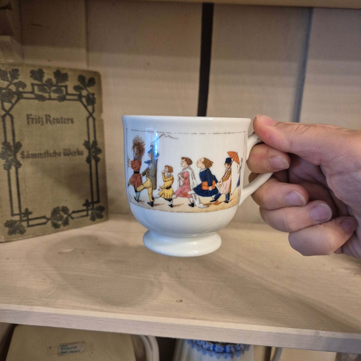 Antike Kindertasse Kakao Tasse Porzellan Lilien Austria Struwwelpeter Suppenkasper