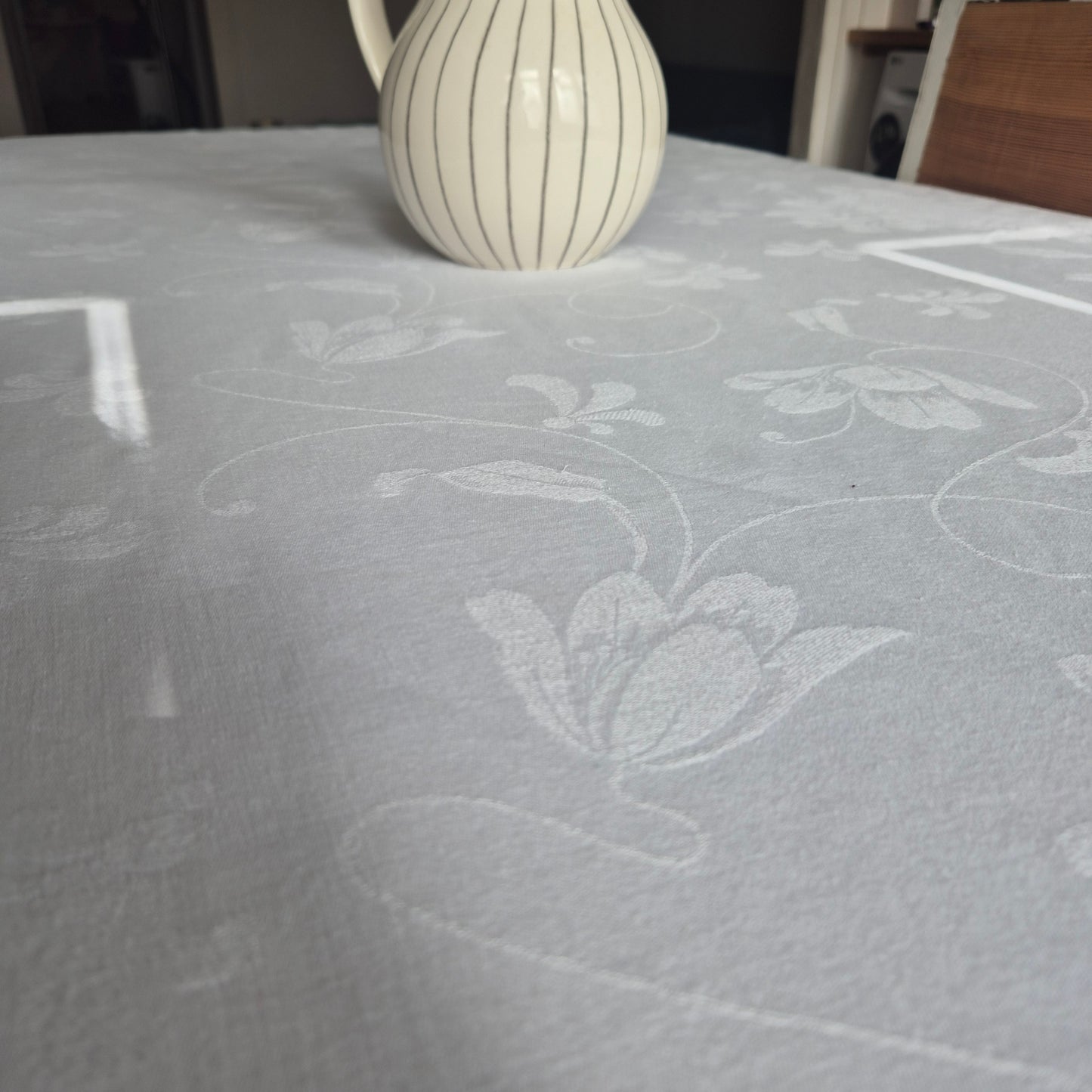 Alte Vintage Tischdecke Damast weiß 120x240cm Tafel mit Flecken 🤍