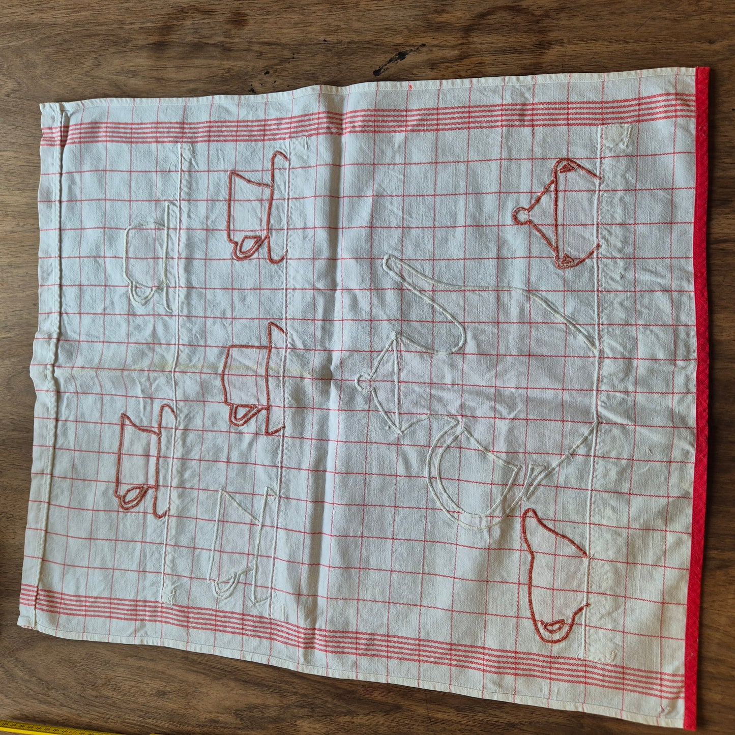 Altes Überhandtuch rot weiß Patchwork Kanne Tassenmotiv handmade 55x65cm