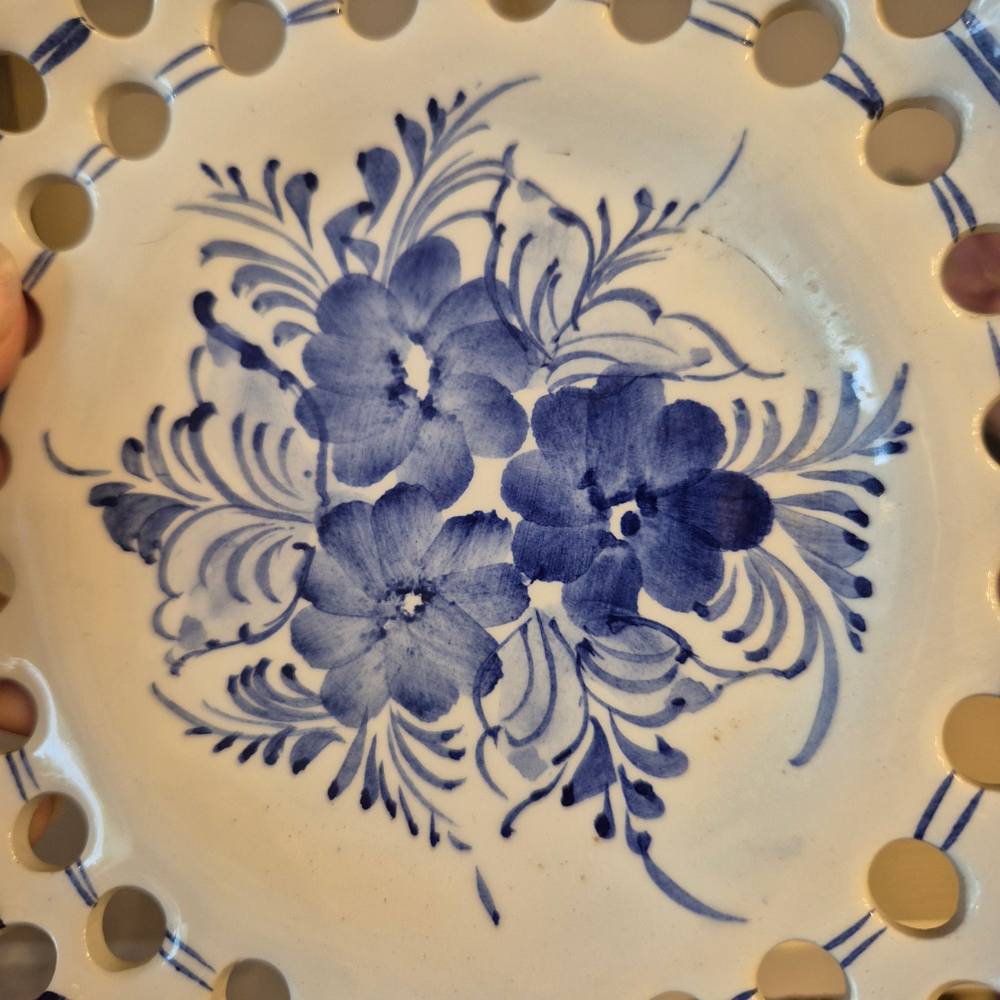 Vintage Handgemachter Zierteller Wandteller aus Portugal Blau weiß mit Blumen