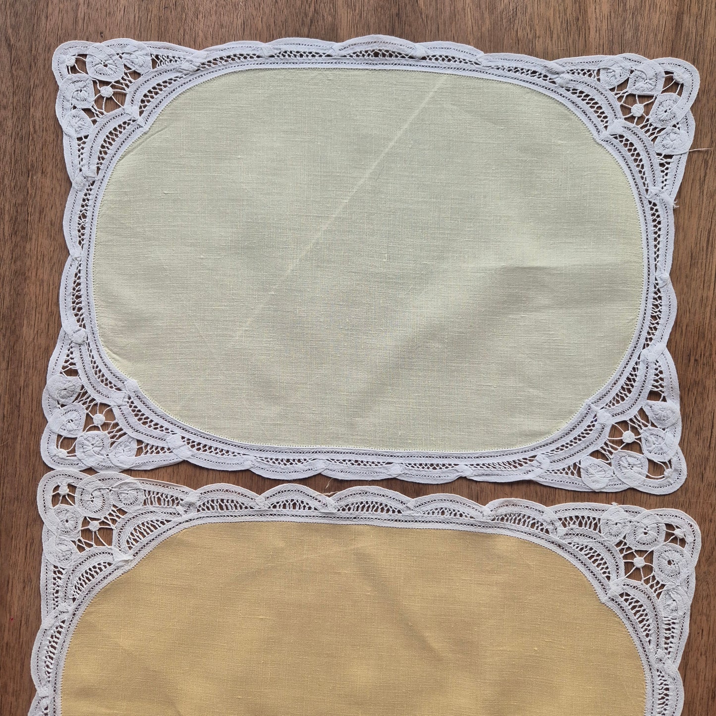 3x Antike Zierdeckchen Platzdeckchen Pastellgelb 40x30cm