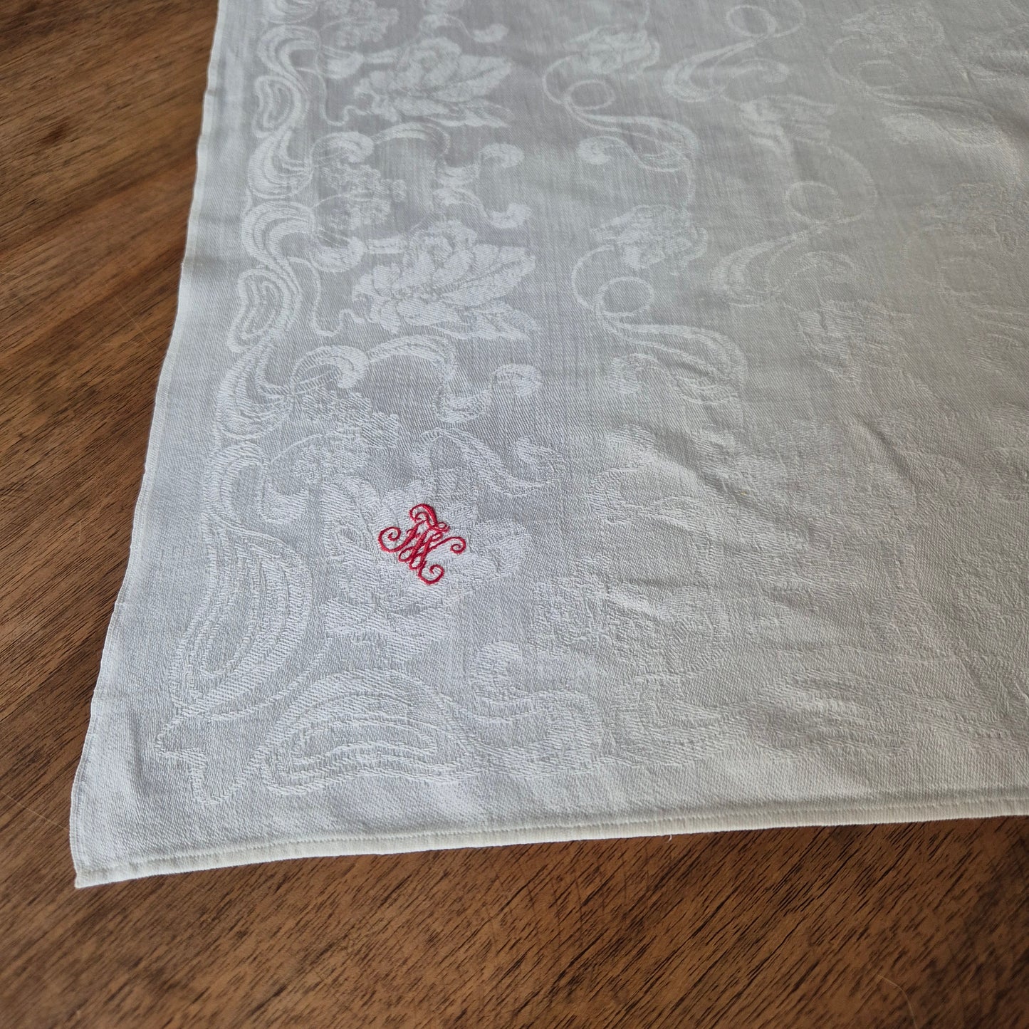 Antike Jugendstil Serviette Damast Baumwolle Monogramm F.W. weiß