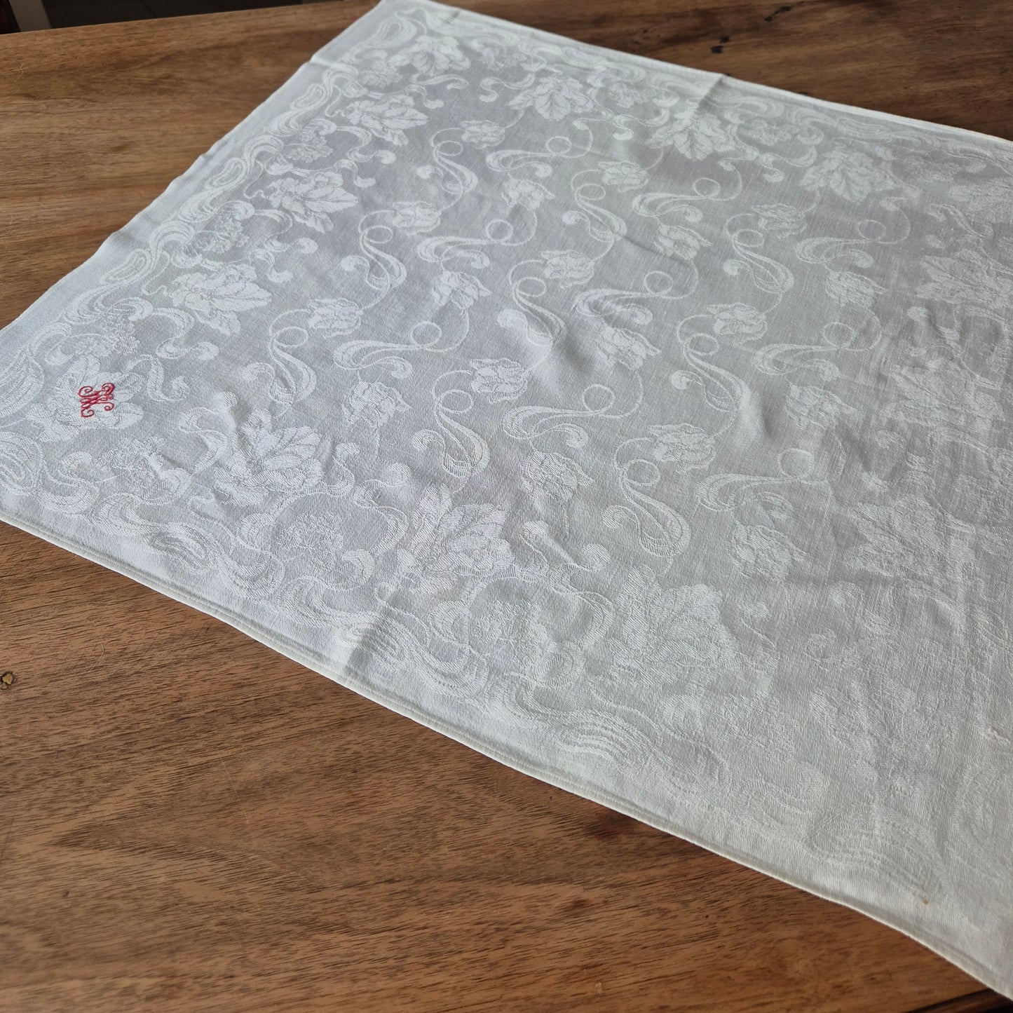 Antike Jugendstil Serviette Damast Baumwolle Monogramm F.W. weiß