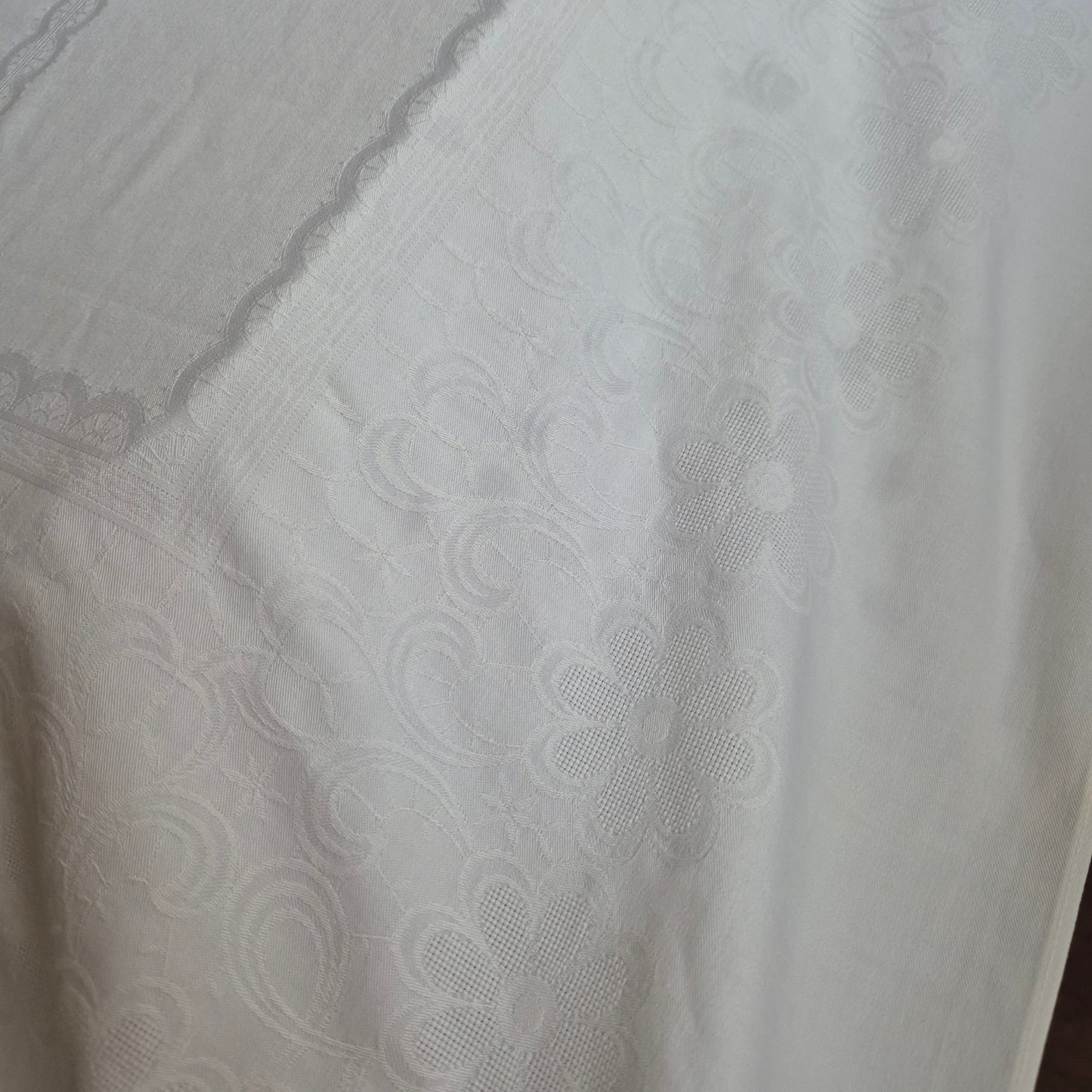 Vintage Tischdecke weiß 120x 265cm Damast weiß