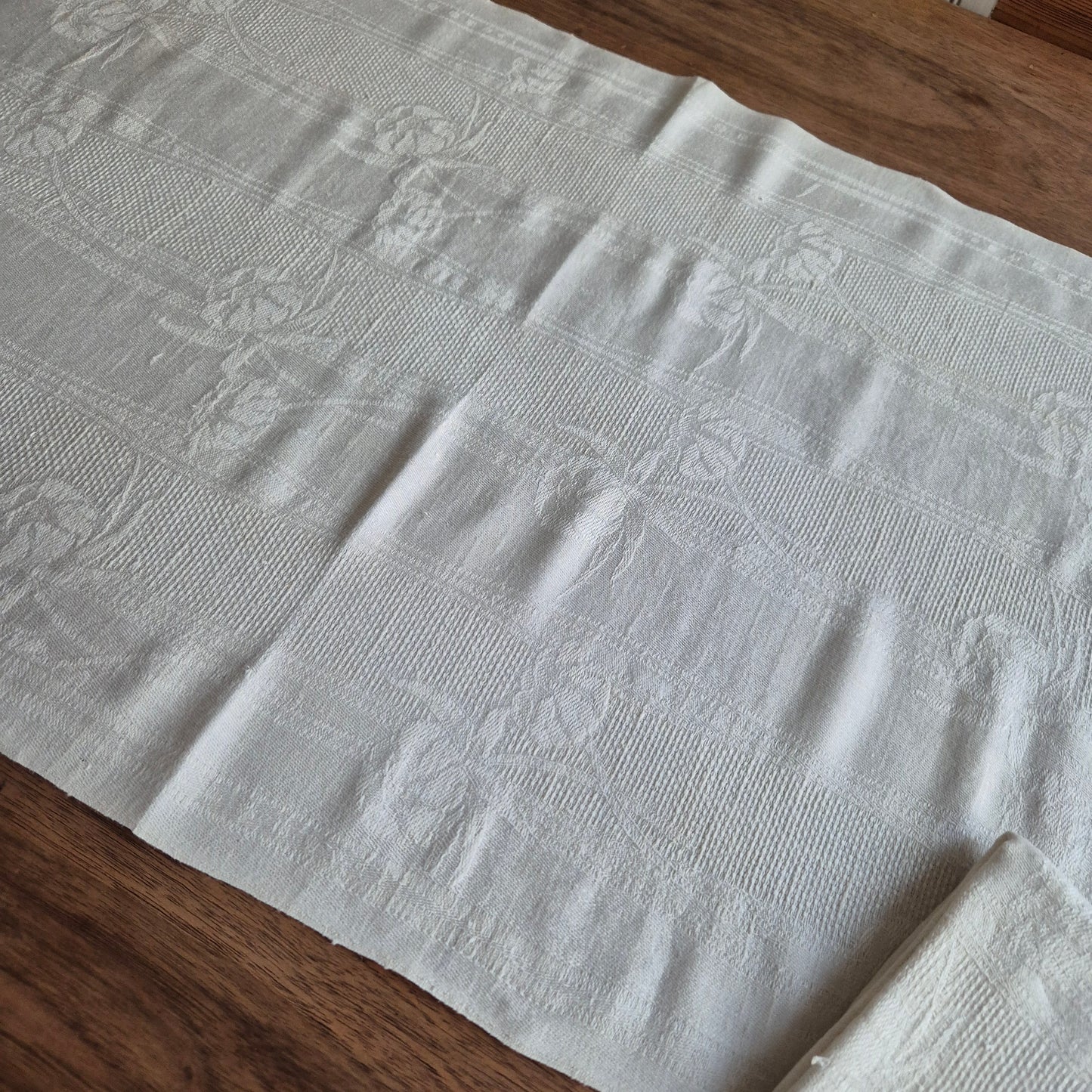 2x Antike Jugendstil Küchen-& Geschirrtücher mit Monogramm M.B. cremeweiß