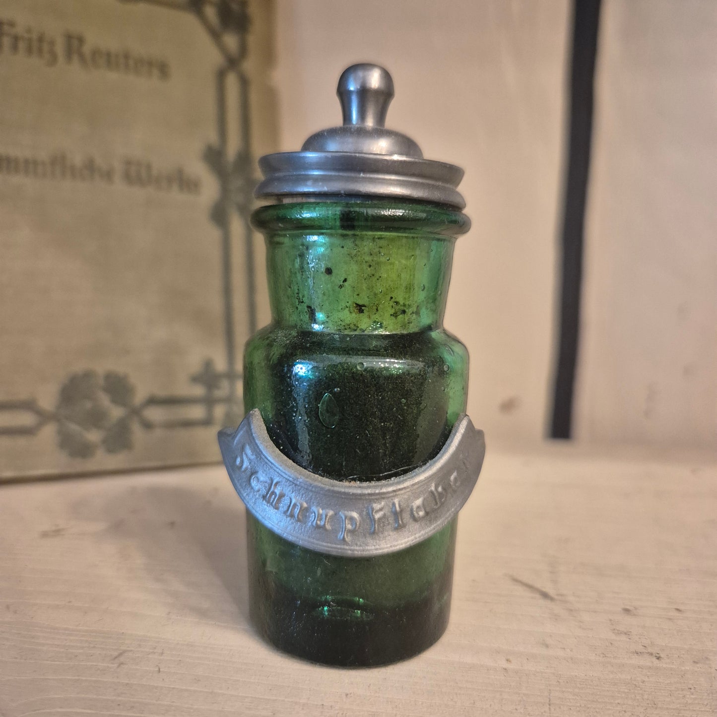 Antikes Schnupftabak Glas mit Deckel Behälter grün Zinn