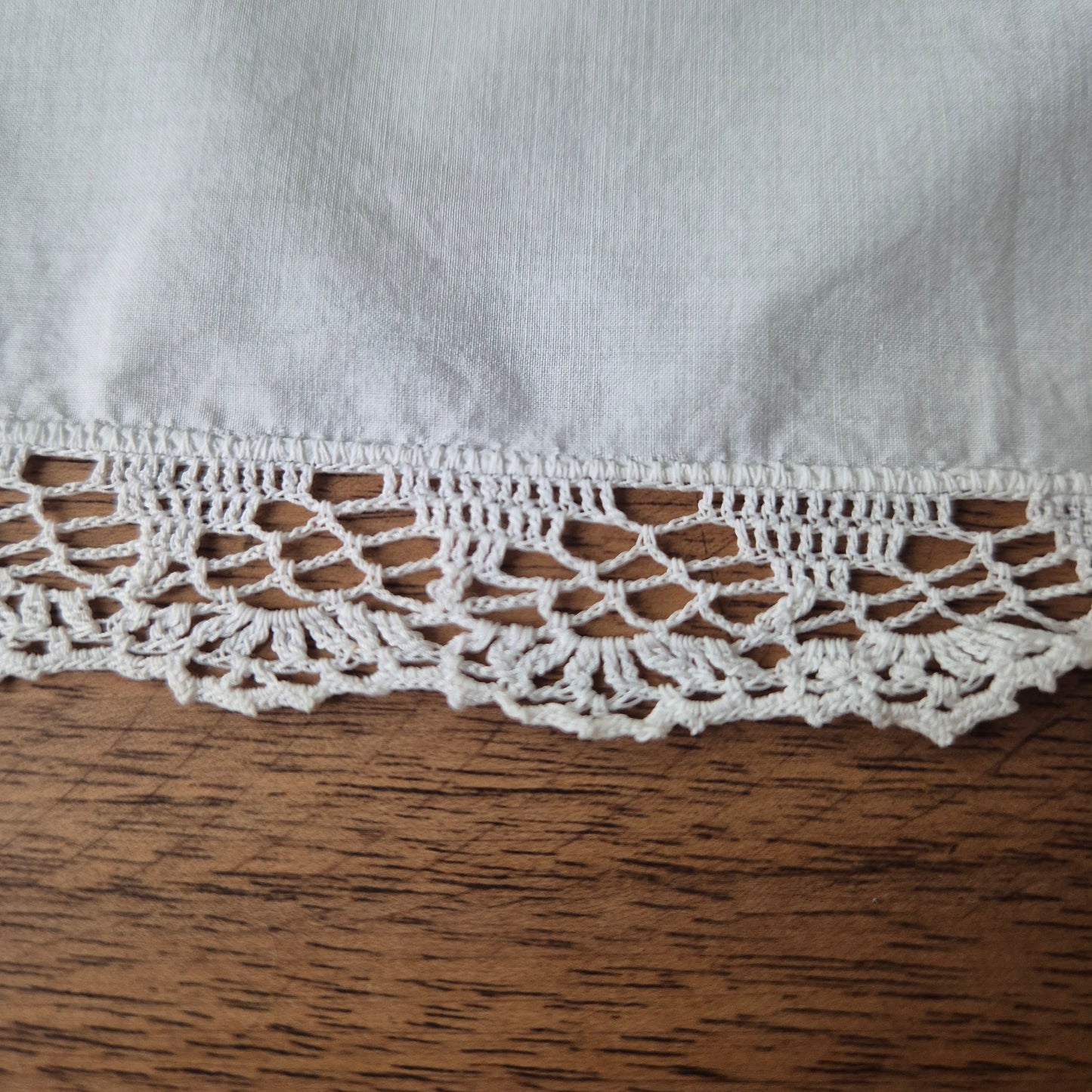 Vintage Stofftaschentuch weiß Baumwolle gehäkelt/geklöppelt 29x27cm