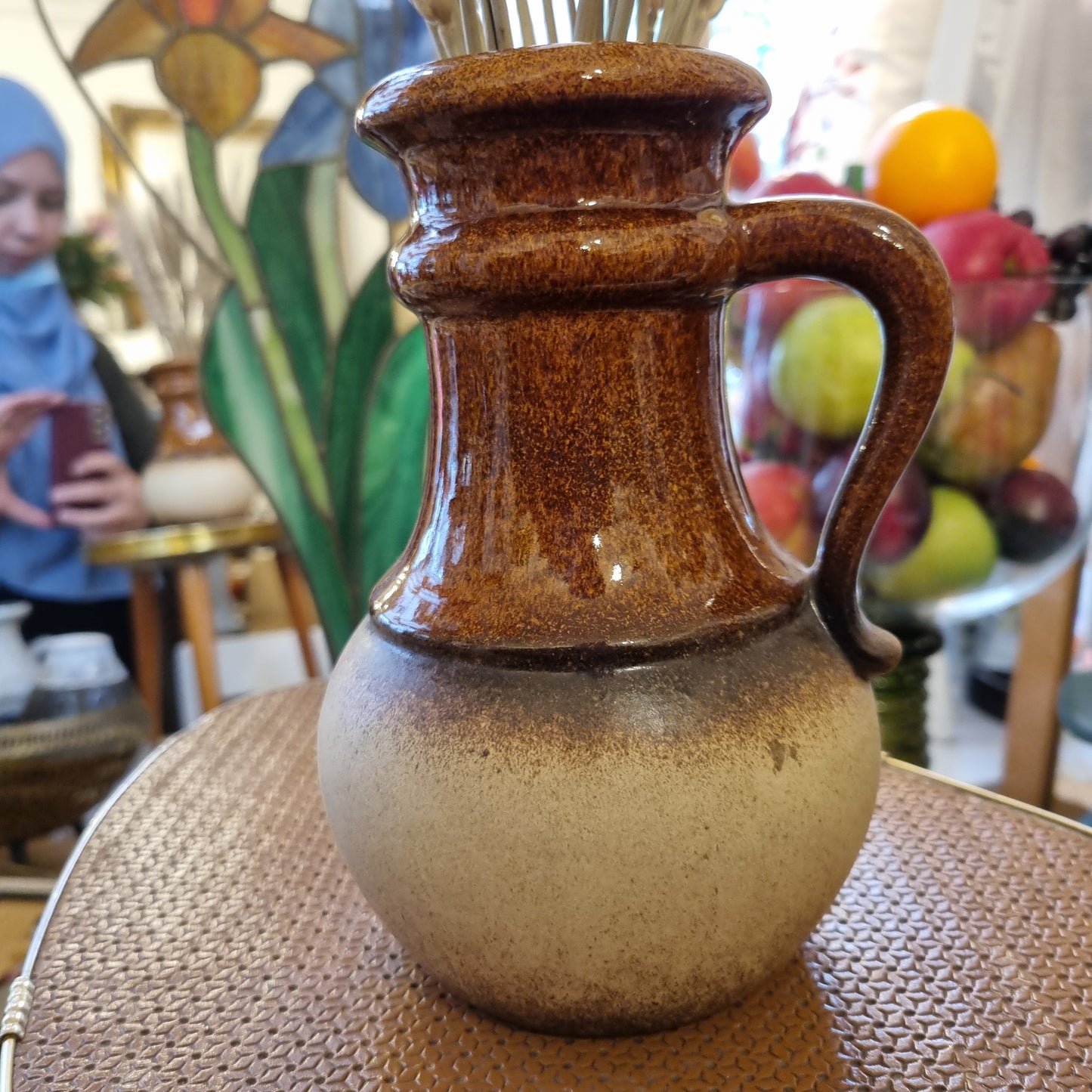Braune Keramik Vase Krug glasiert Lava 70er Jahre mit Henkel Midcentury