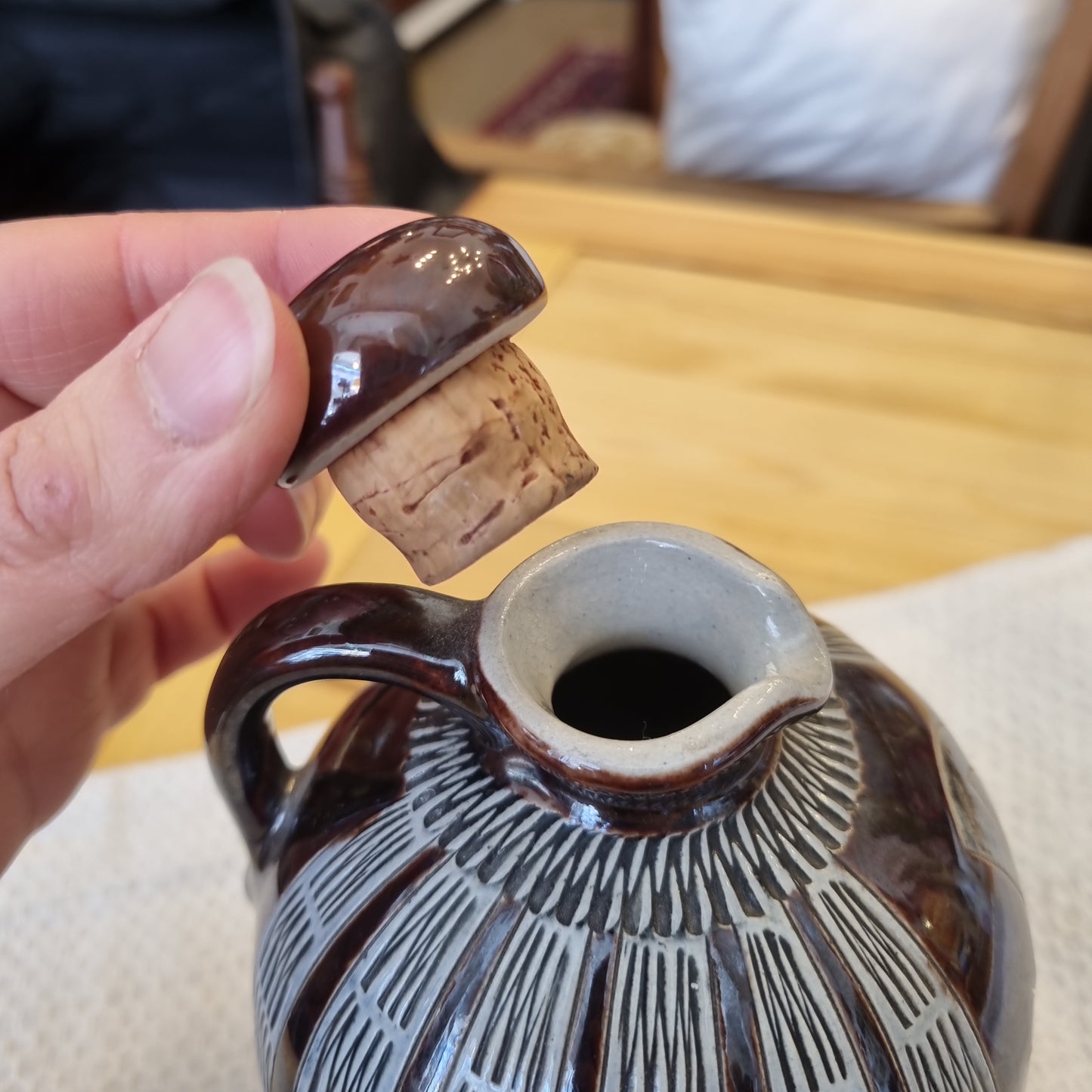 Antiker Keramik Rum Krug Weinflasche mit Stopfen Korken Verschluss 60er Jahre Midcentury
