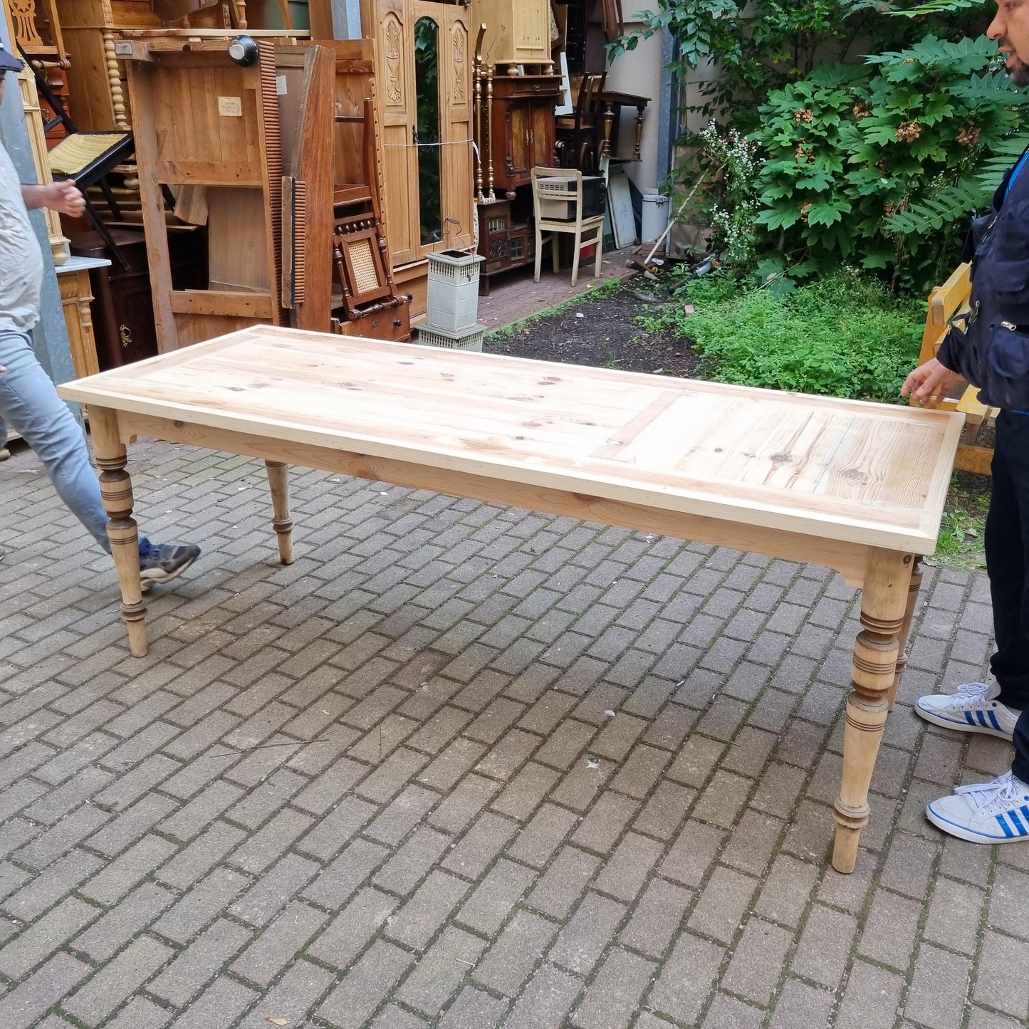 Tisch "Alte Berliner Tür" von uns getischlert