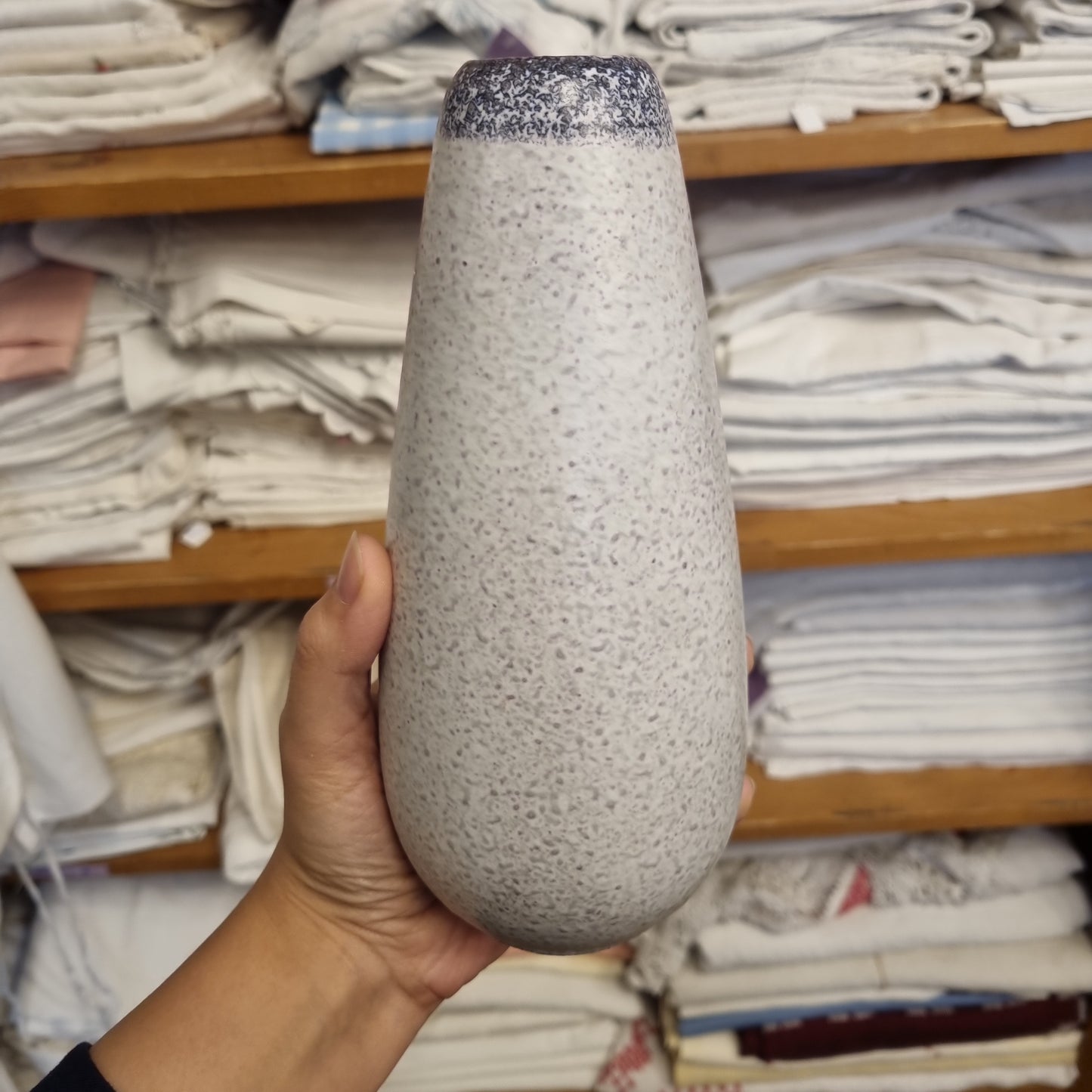 Antike handgemachte Keramik Vase Gefäß 50er Jahre Retro Vintage grau taupe