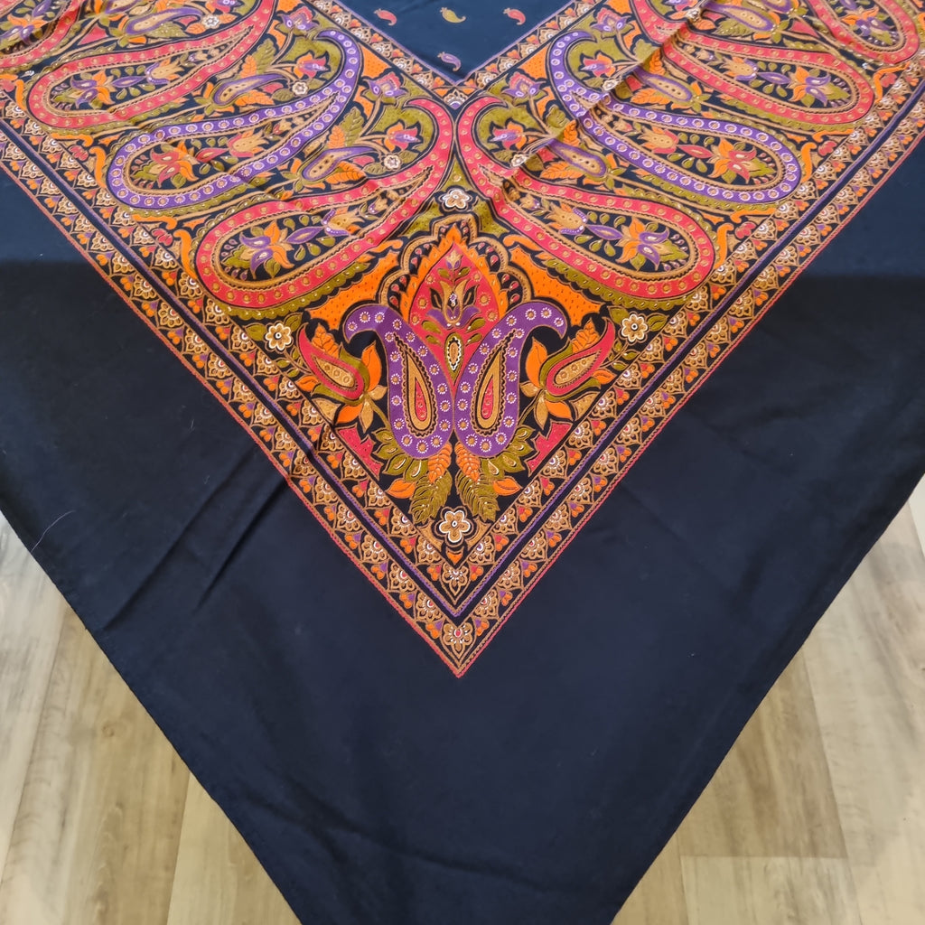 Vintage Schultertuch oder Tischdecke schwarz rot 140x140cm 🤍