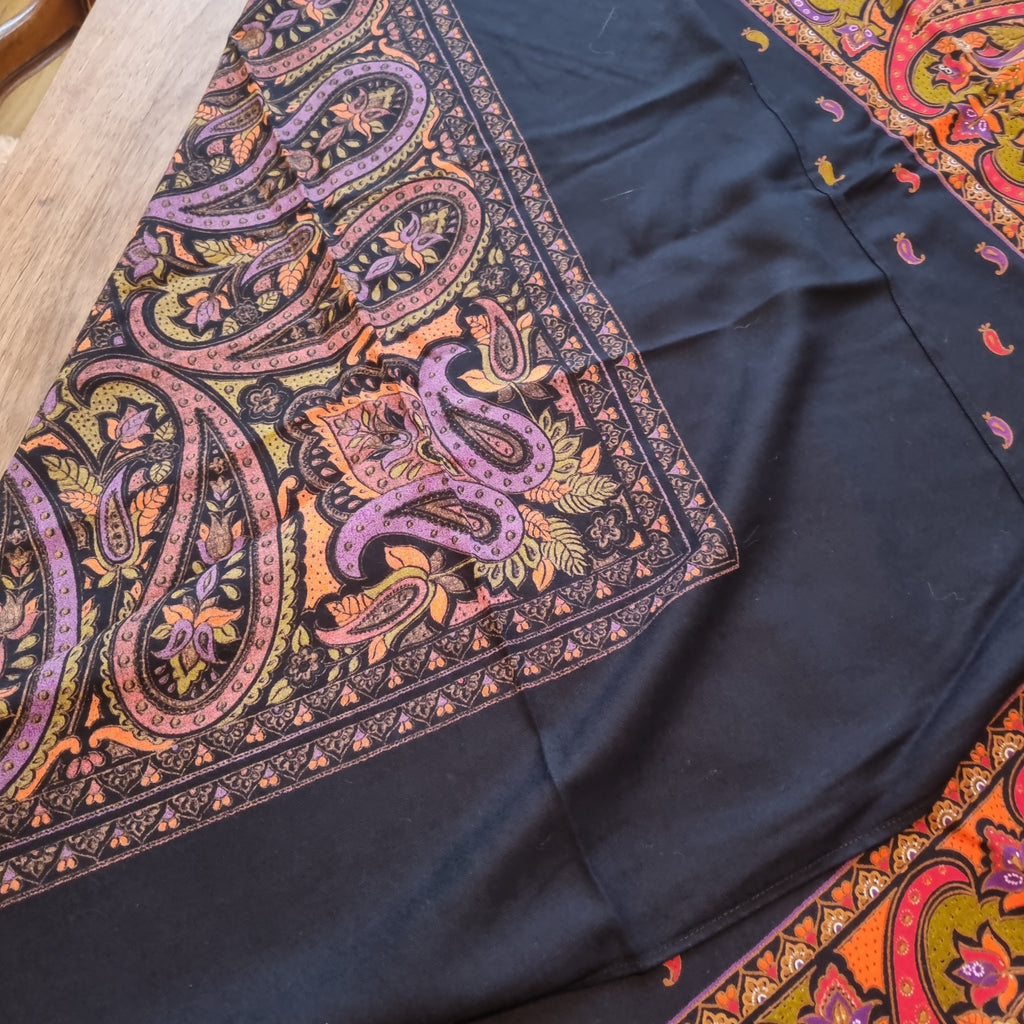 Vintage Schultertuch oder Tischdecke schwarz rot 140x140cm 🤍