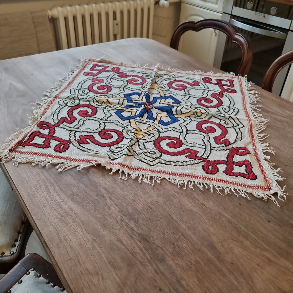 Antike handbestickte Mitteldecke Leinen Handarbeit bunt Vintage 60x60cm 🤍