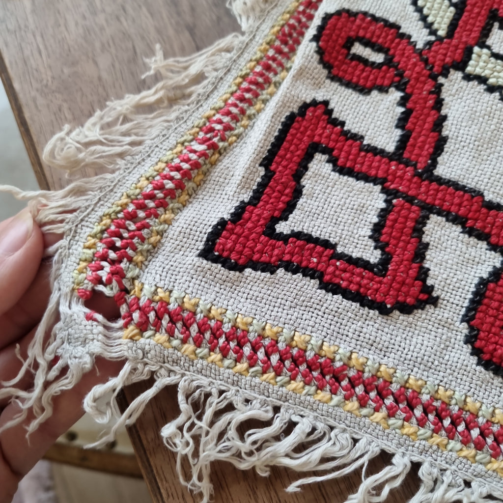 Antike handbestickte Mitteldecke Leinen Handarbeit bunt Vintage 60x60cm 🤍