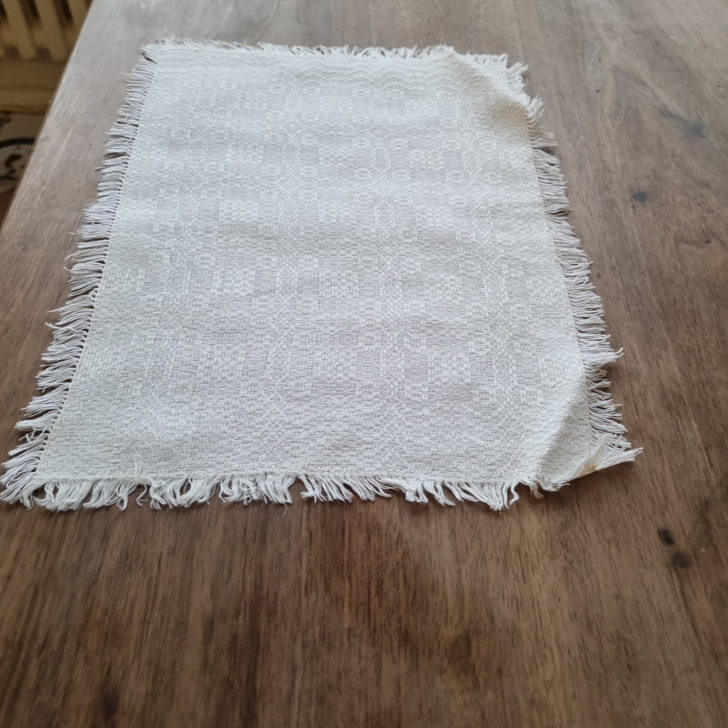 3x Antike Leinen Platzdeckchen / Zierdeckchen 35 x 28cm 🤍