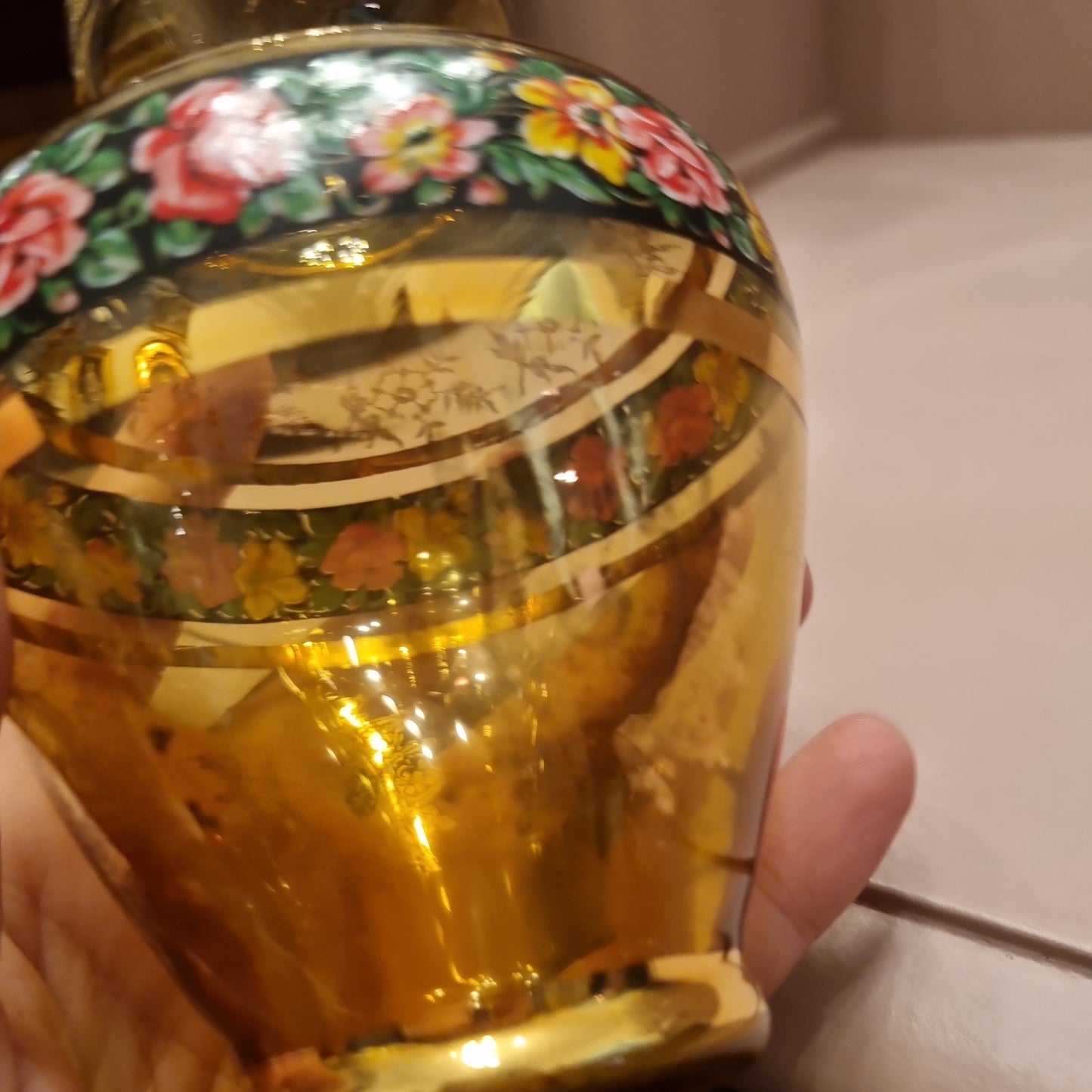 Goldene Vintage Vase Retro Blumenrand