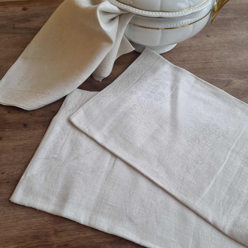 3x Antike Jugendstil Küchen-&Geschirrtücher Damast mit Blumenmotiv cremeweiß 🤍