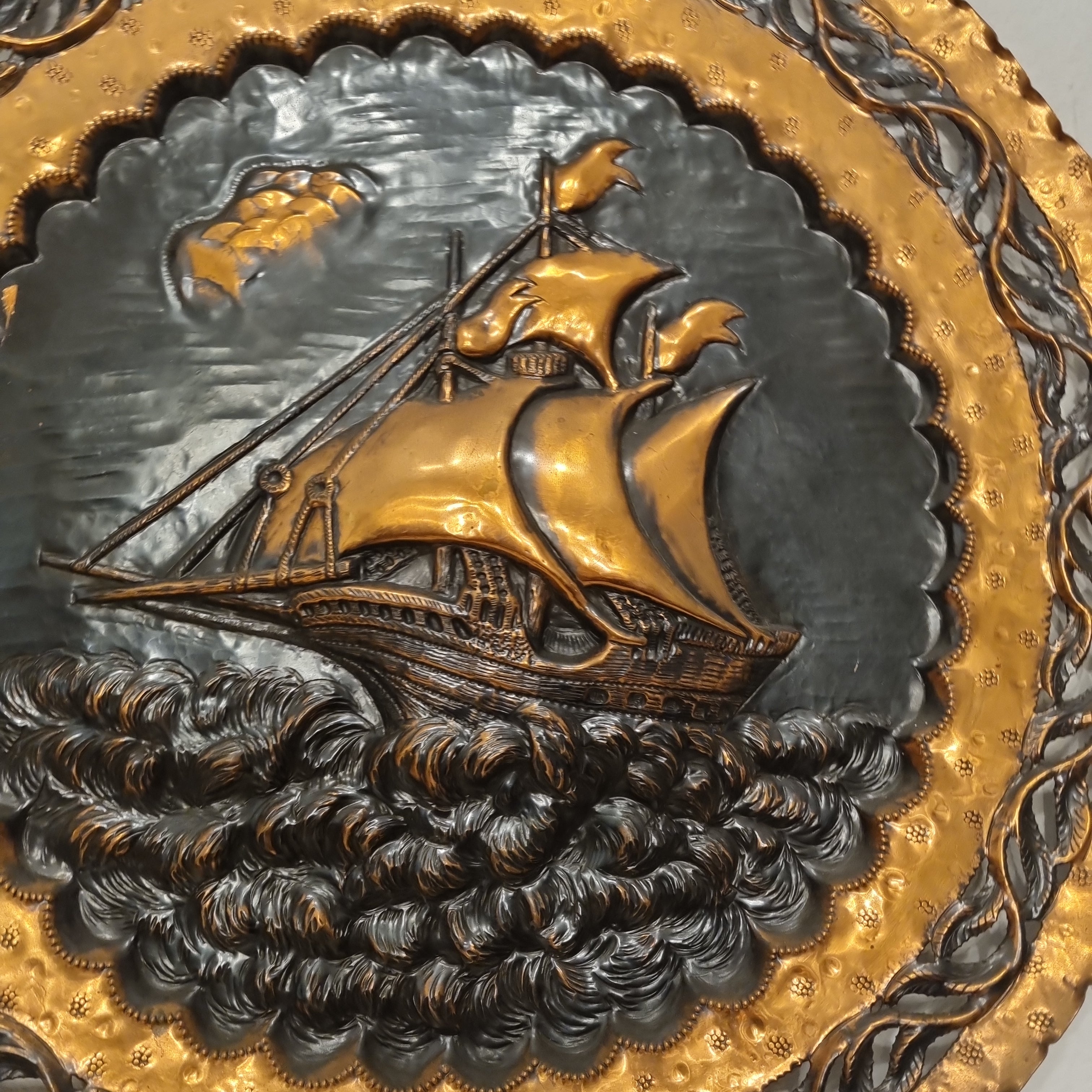 Antiker Kupferteller Wandbild Schiff Meer Ozean