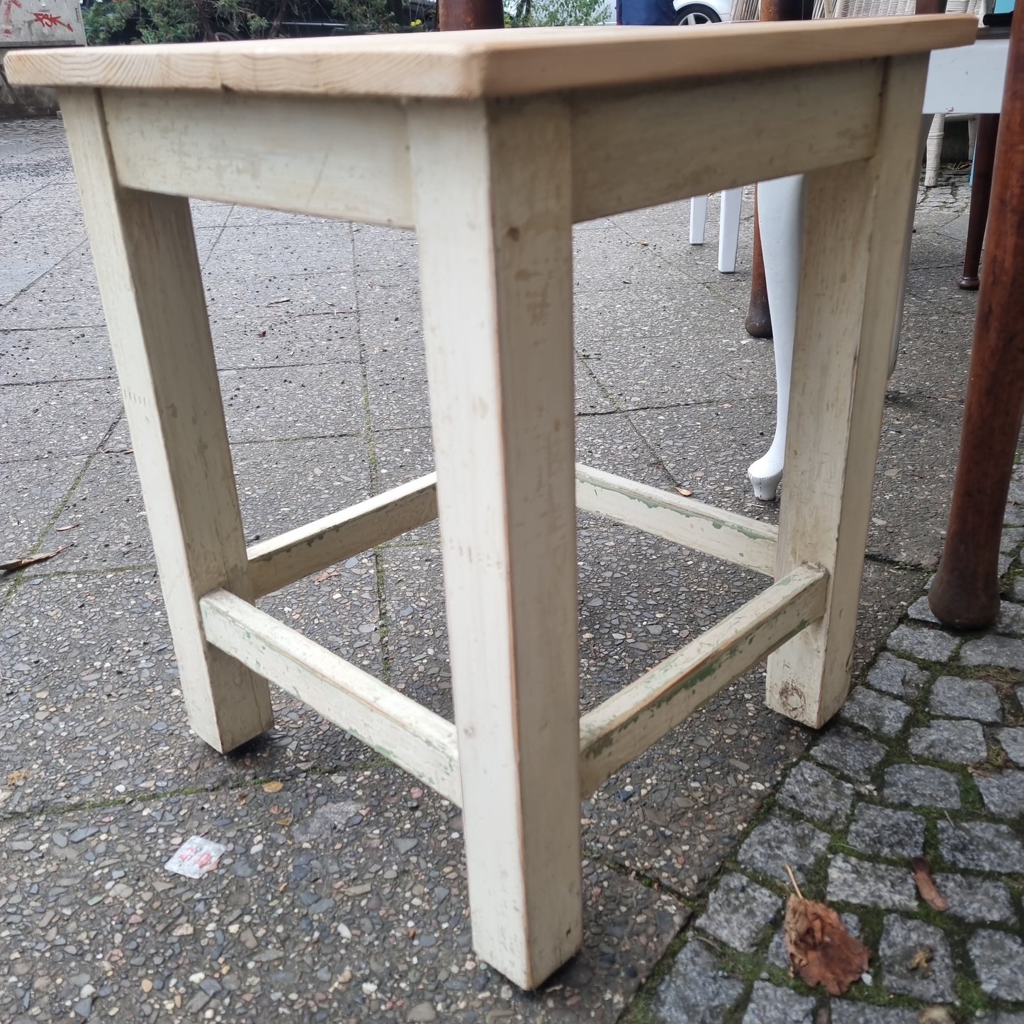 Antiker Hocker Sitzhocker Beistelltisch Landhaus Shabby Kiefernholz weiß