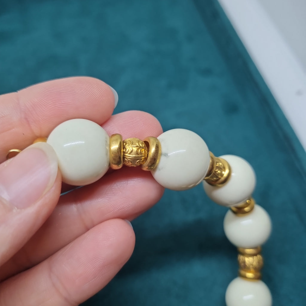 Hübsche Vintage Halskette Handmade Kette Cremeweiß Gold Edel