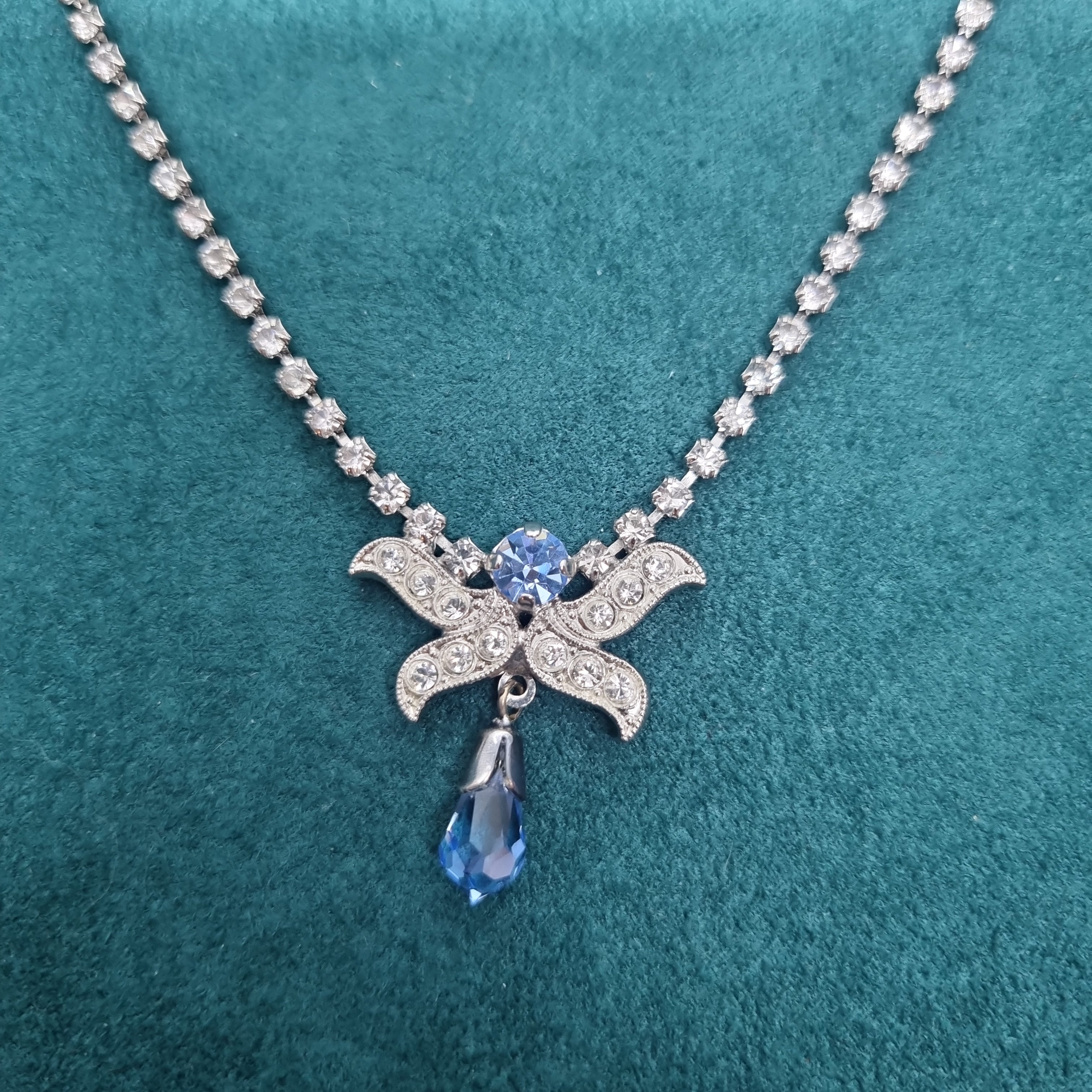 Strasssteinkette Vintage Collier Halskette Strass Kette Modeschmuck funkelnde Steine Schmetterling