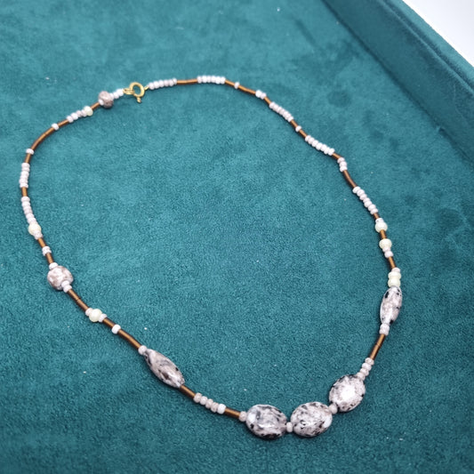 Hübsche Marmorierte Glasperlenkette mit Verschluss Vintage Halskette Handmade
