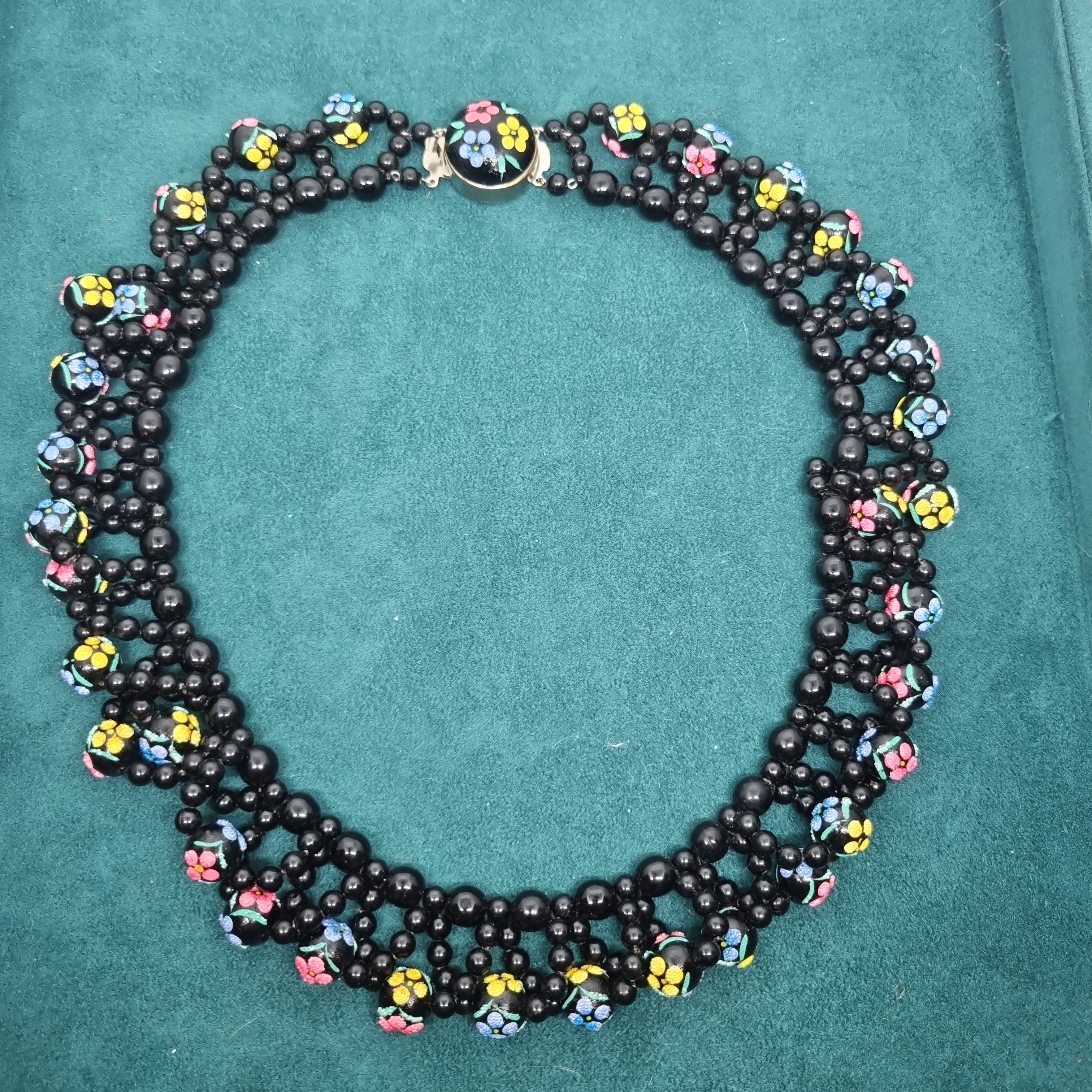 Wunderschöne schwarze Perlen Vintage Halskette Collier Handmade Blume osteuropäisch