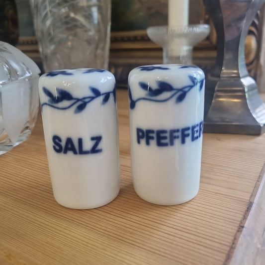 Porzellan Salz und Pfefferstreuer Blau weiß