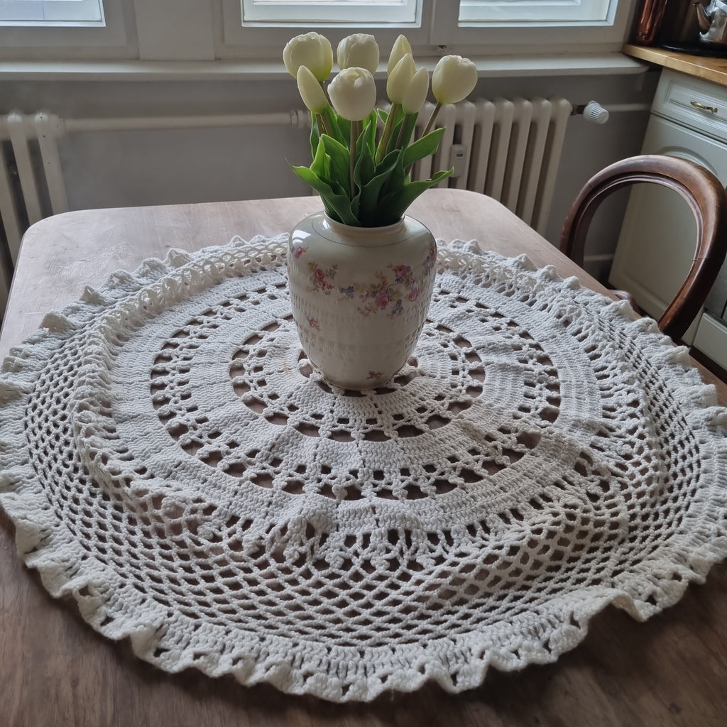 Antike handgemachte runde Tischdecke gestrickt 90cm cremeweiß Wolle 🤍