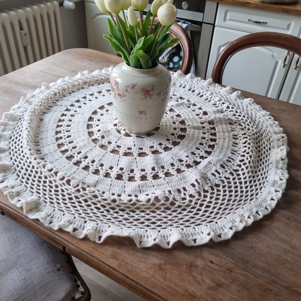 Antike handgemachte runde Tischdecke gestrickt 90cm cremeweiß Wolle 🤍