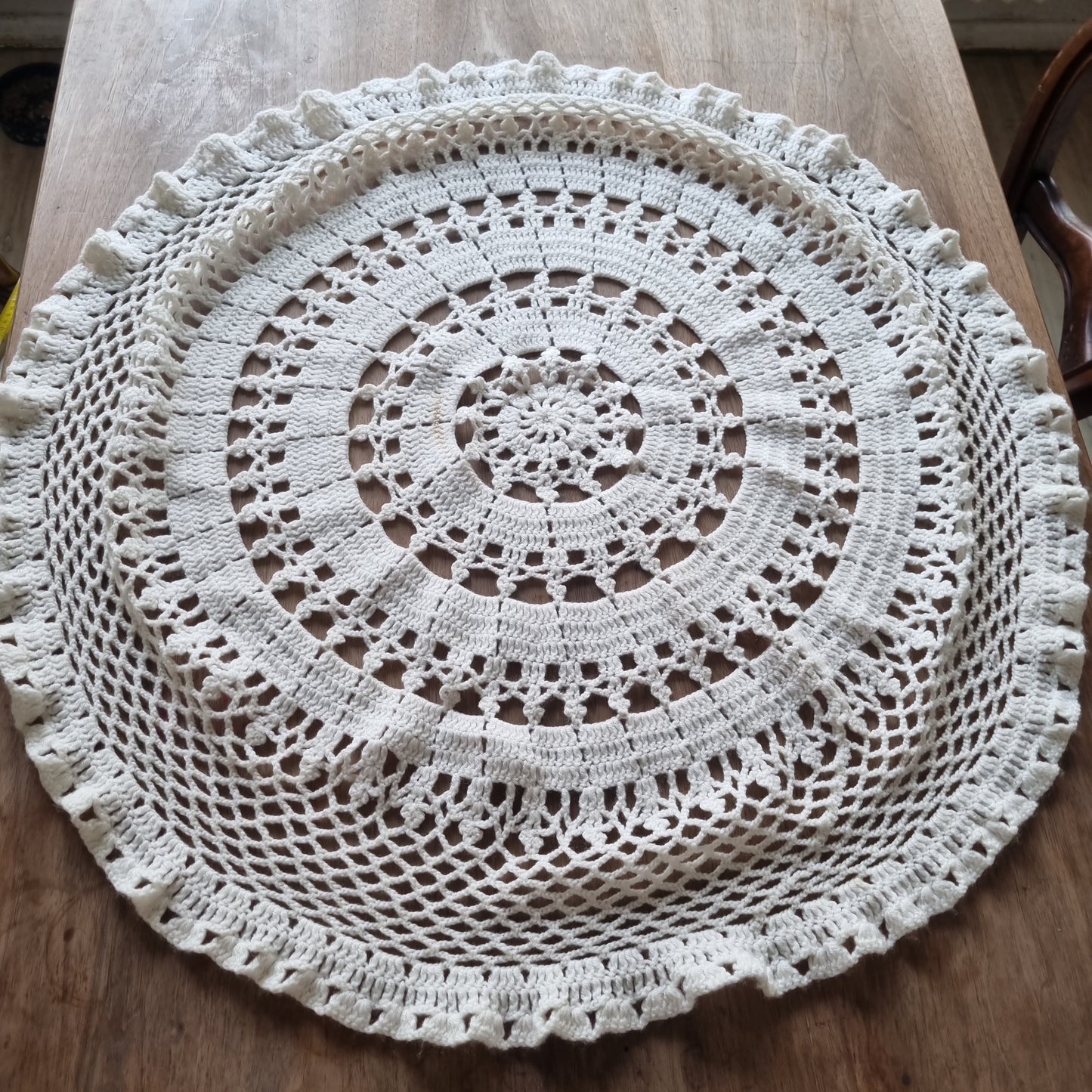 🤍Antike runde Tischdecke gestrickt 90cm weiß