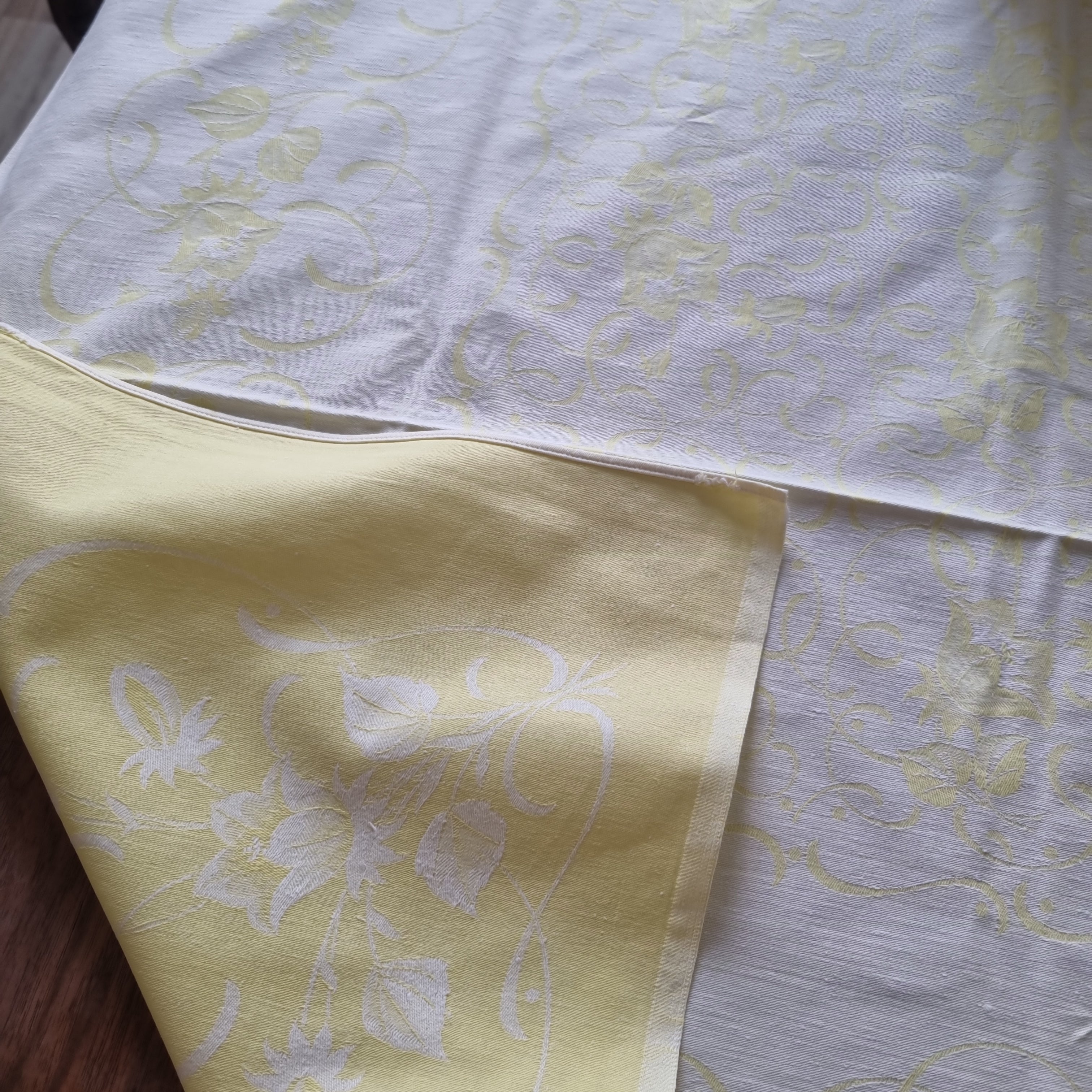 Retro Vintage Tischdecke Damast Pastellgelb 95x150cm Baumwolle 🤍