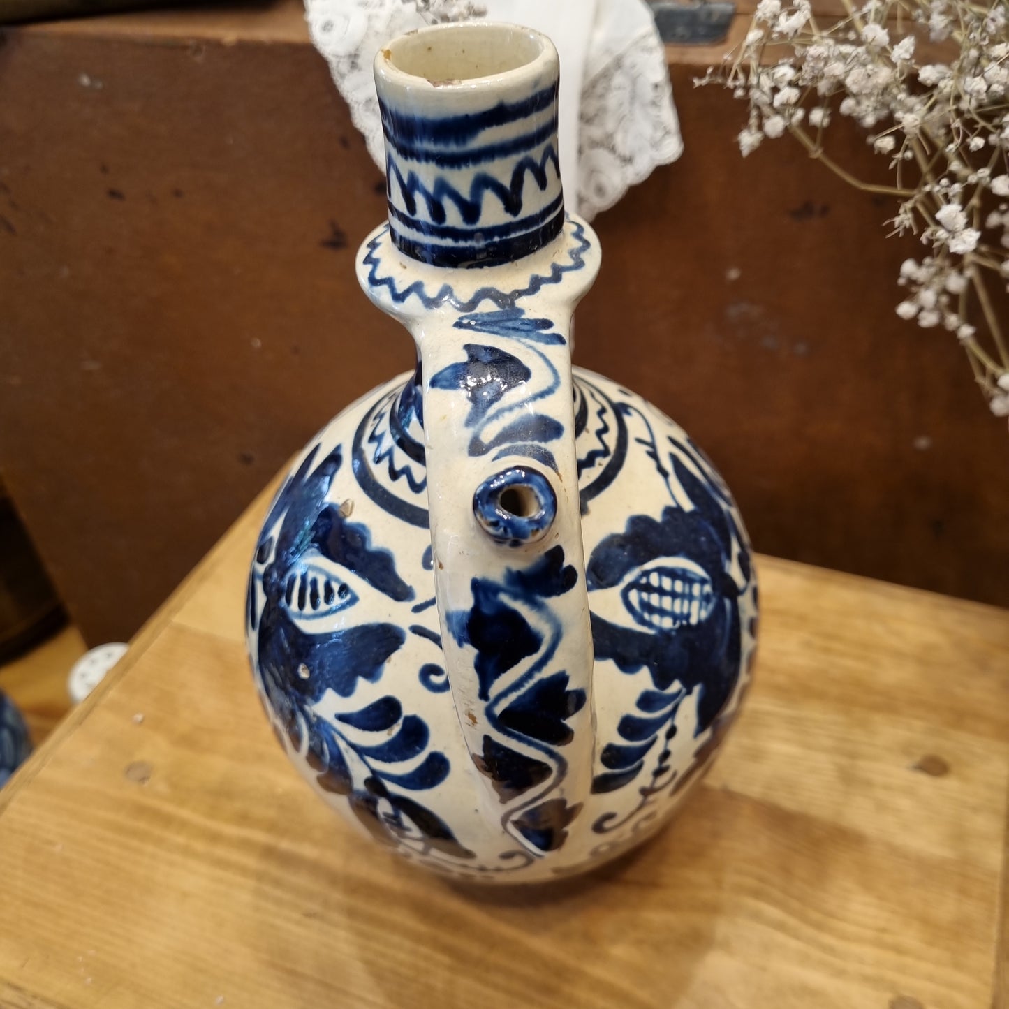 Alte Steingut Vase Kanne Krug für Trockenpflanzen weiß blau