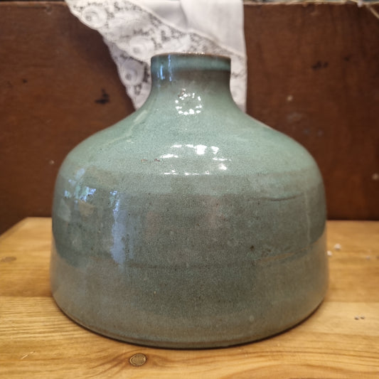Antike Steingut Keramik Vase Pastellgrün Handgemacht Vintage